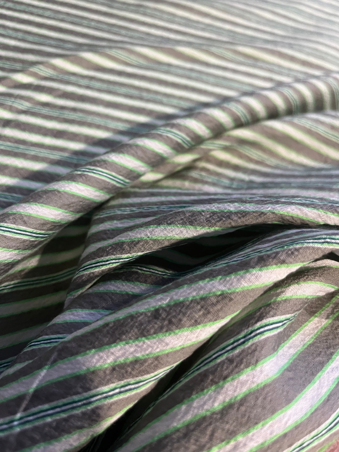 BASILE 046 crushed viscose woven strips