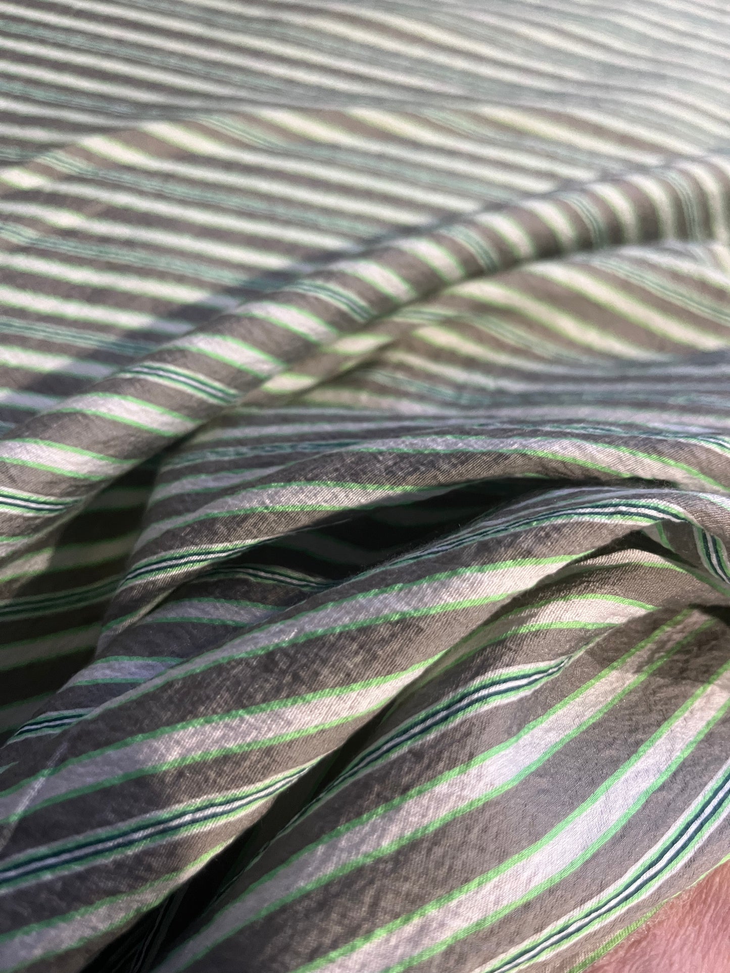 BASILE 046 crushed viscose woven strips