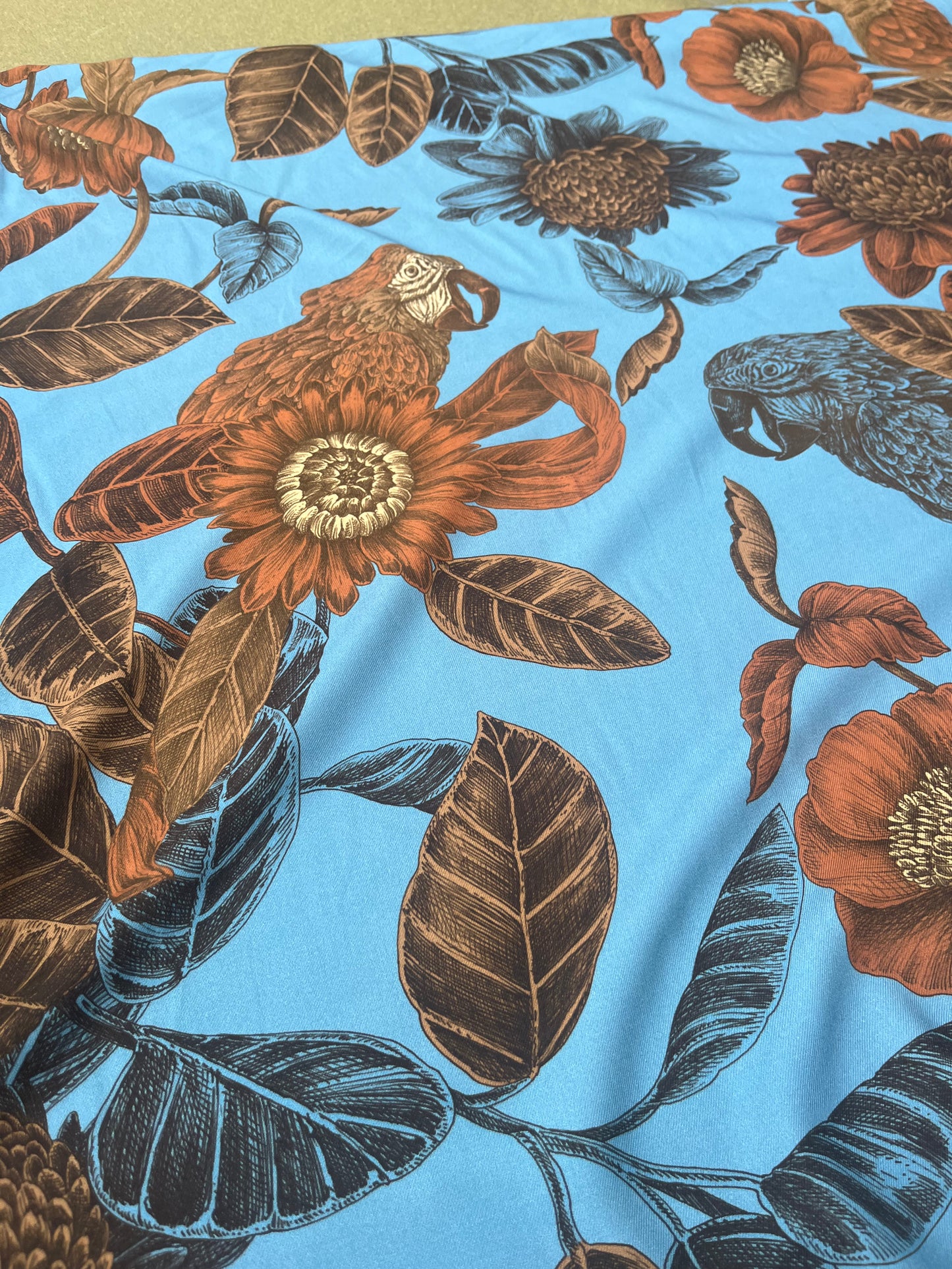 LUNA 008 viscose twill print with parrots