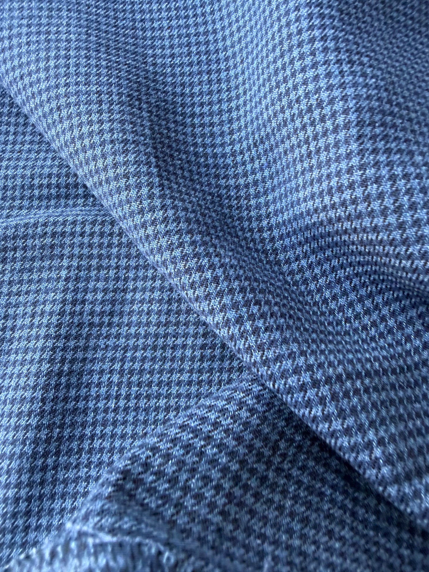 MOE 019 indigo/navy small dogtooth cotton