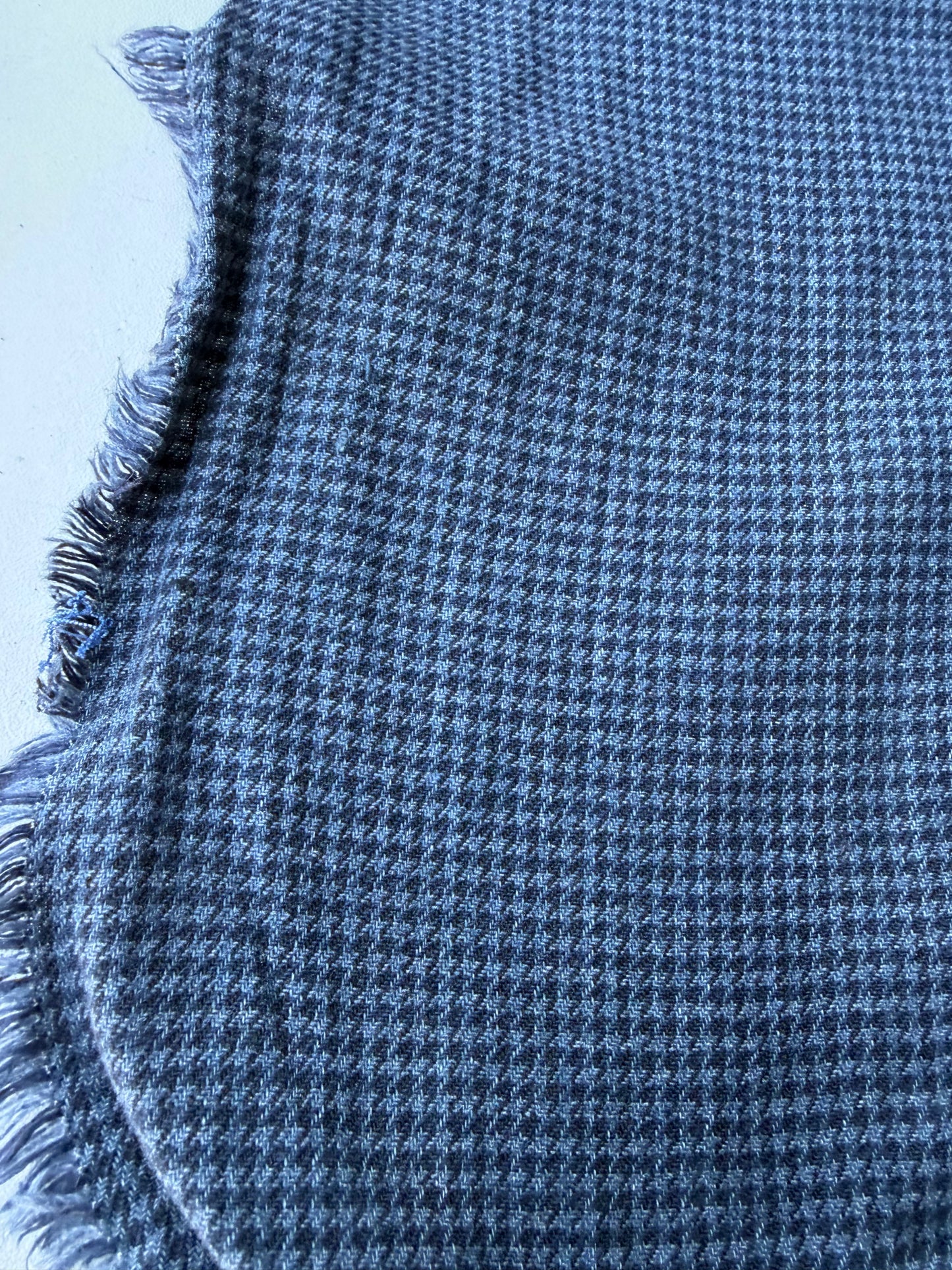 MOE 019 indigo/navy small dogtooth cotton