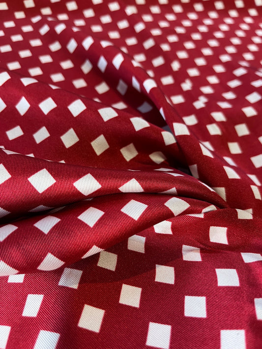 A01 MARTHA 670 twill with red/white check