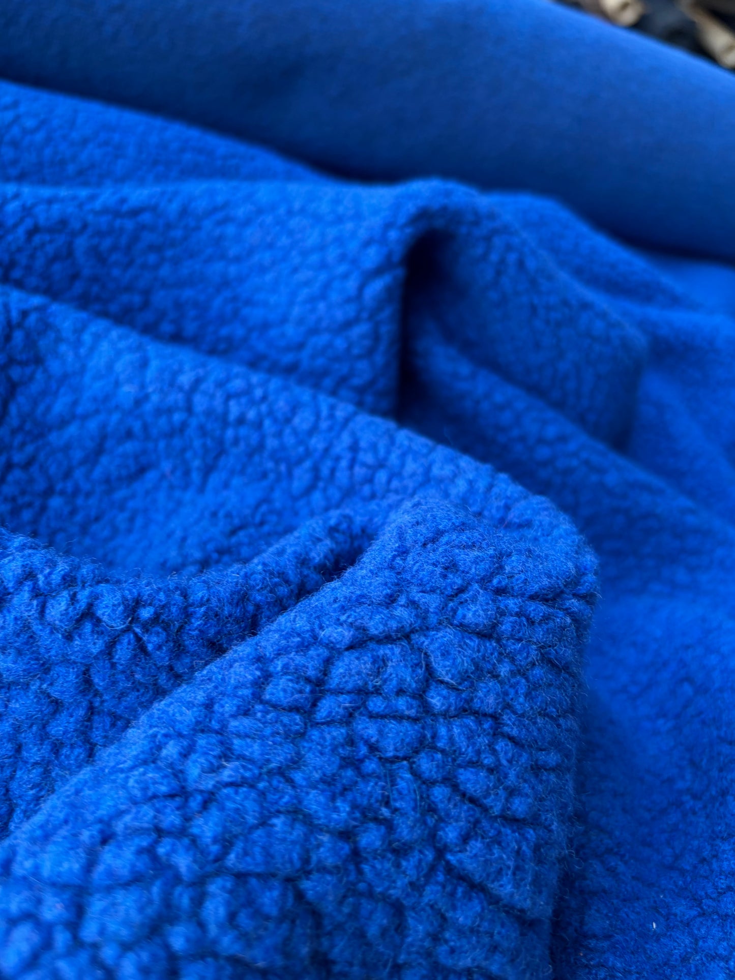 MOE 021 cobalt blue heavy wool bouclette