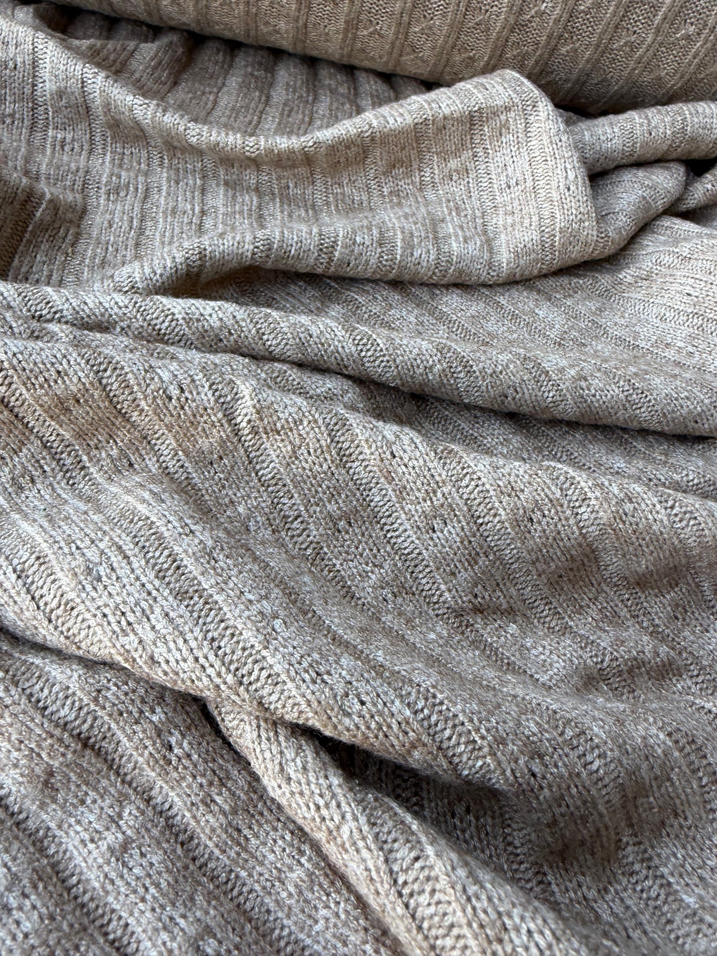 MOE 023 camel cable wool/viscose jersey