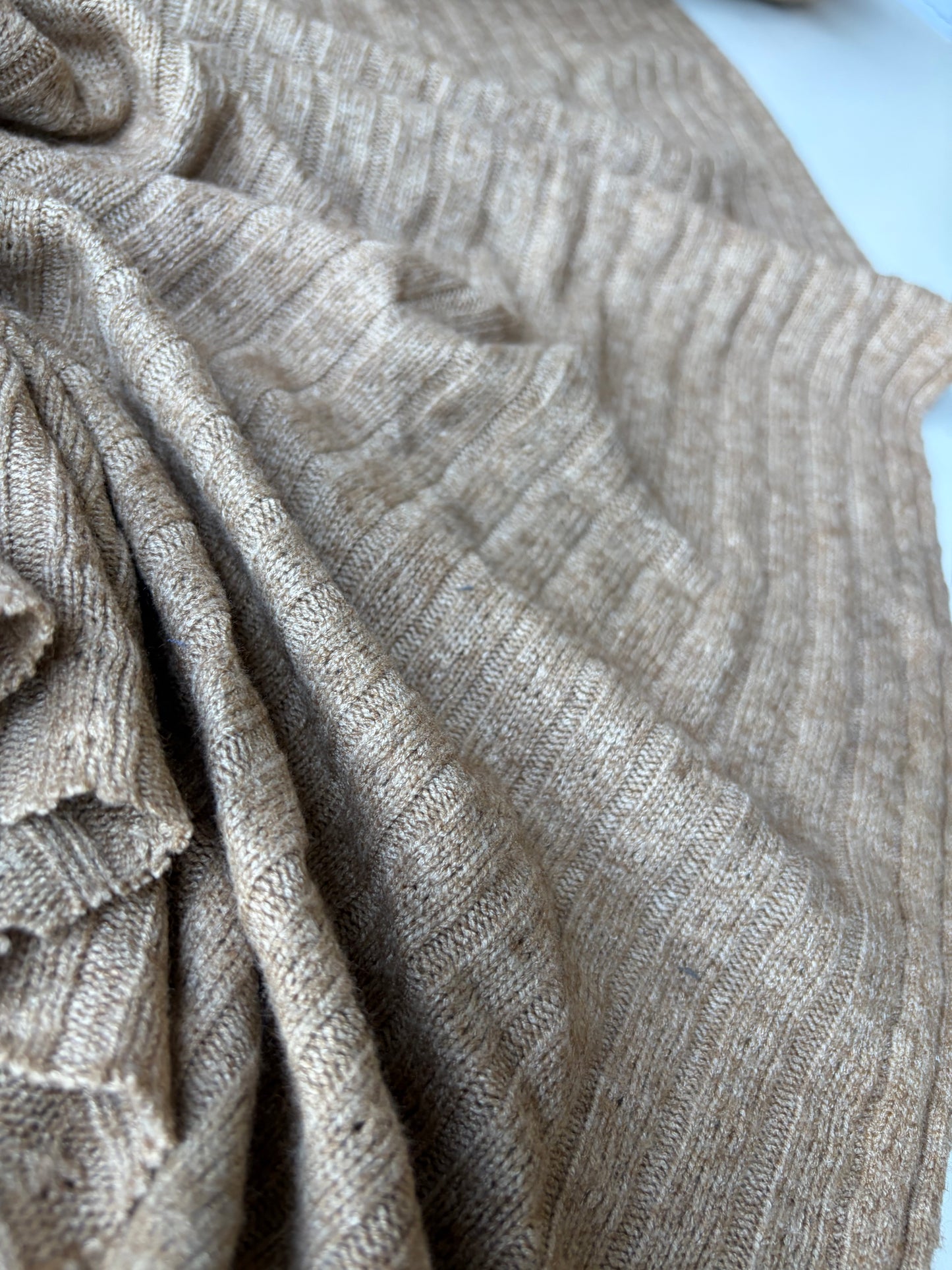 MOE 023 camel cable wool/viscose jersey