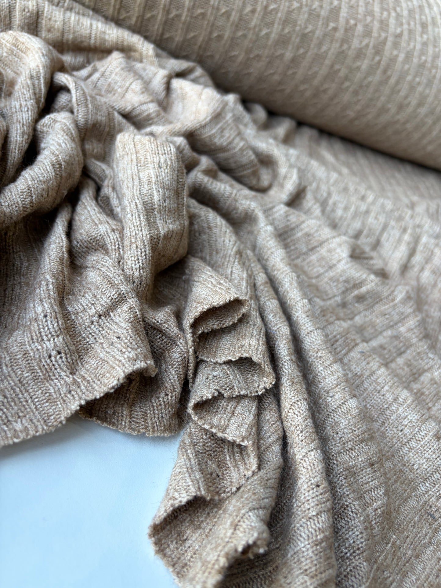 MOE 023 camel cable wool/viscose jersey