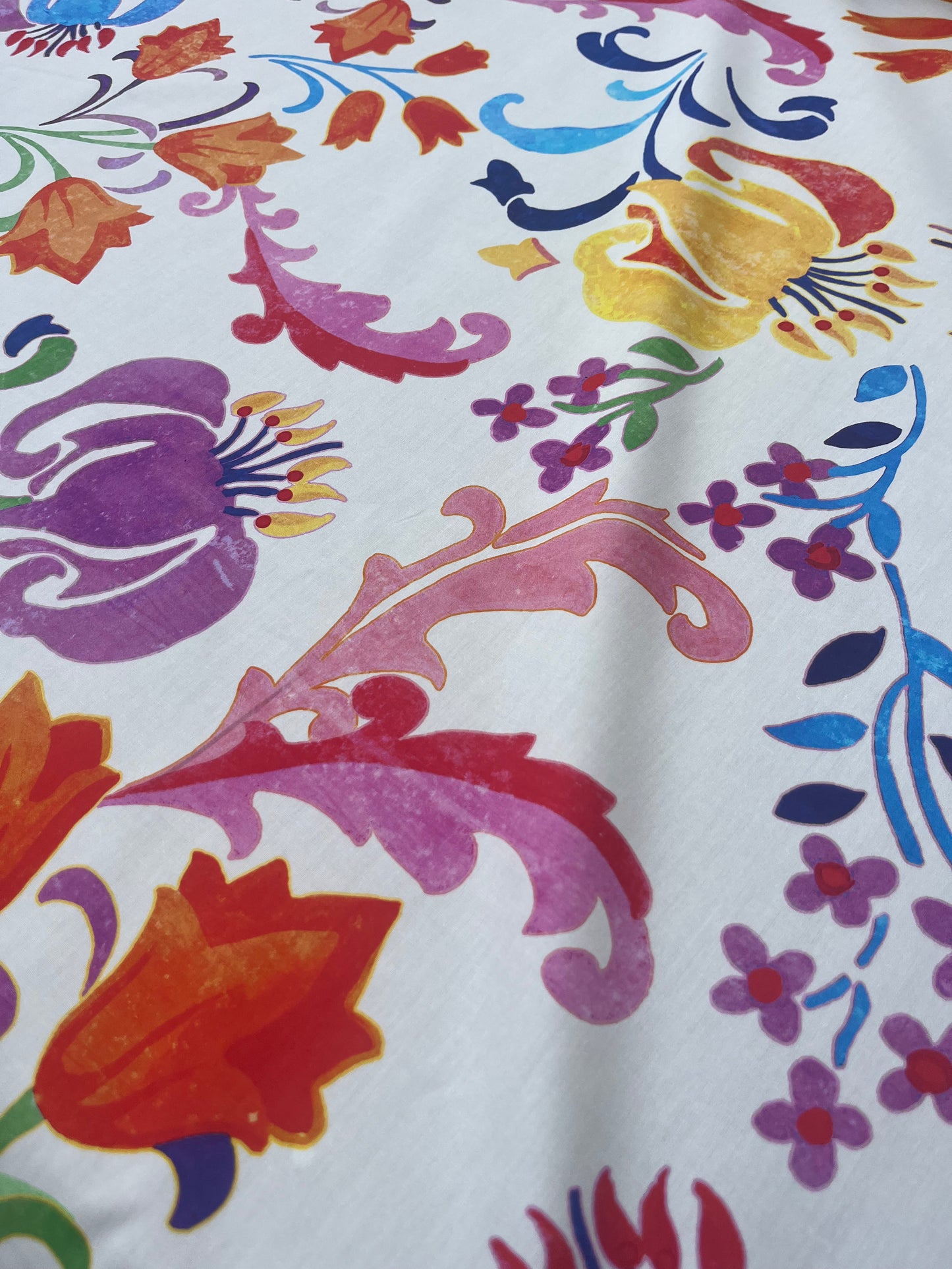 LUNA 016 poplin with bright summer print