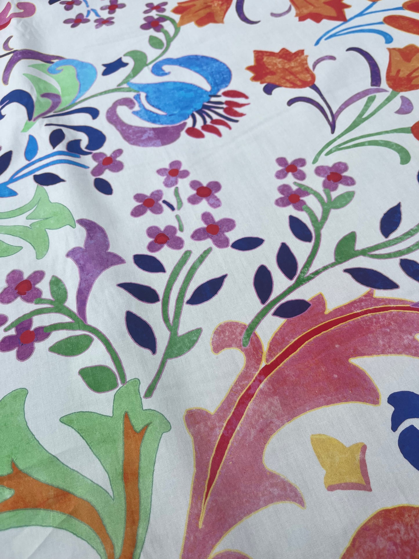 LUNA 016 poplin with bright summer print