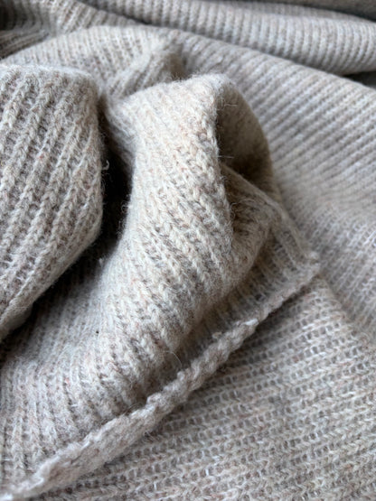 PC MOE 027 sand coloured cable structure heavy boiled wool
