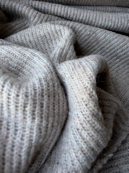 PC MOE 027 sand coloured cable structure heavy boiled wool