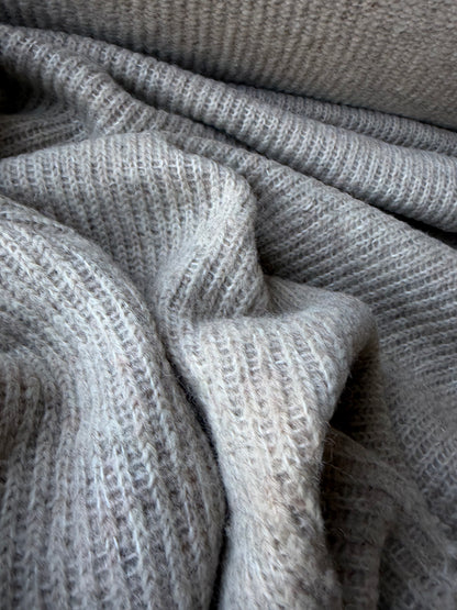 PC MOE 027 sand coloured cable structure heavy boiled wool