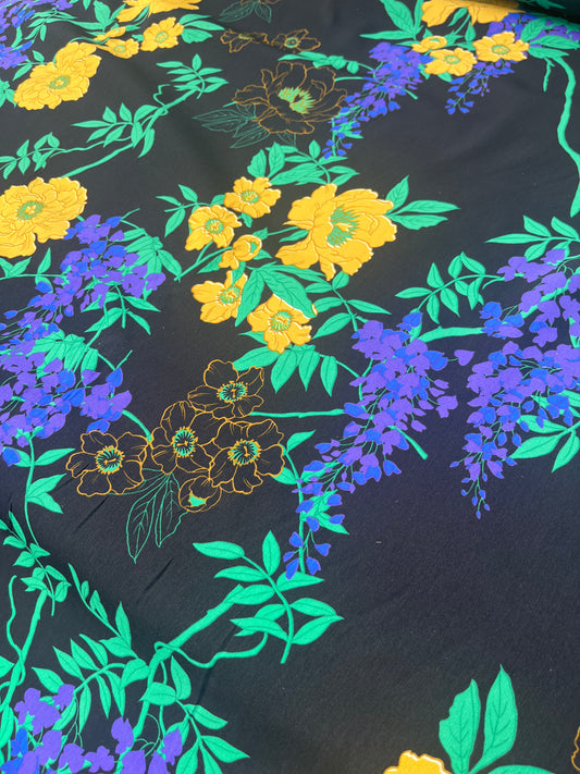 LUNA 021 crêpe black ground bright print