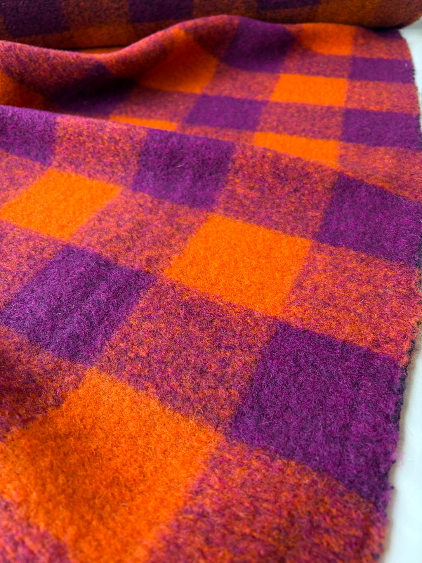 MOE 031 fuchsia/orange checkered heavy boiled wool