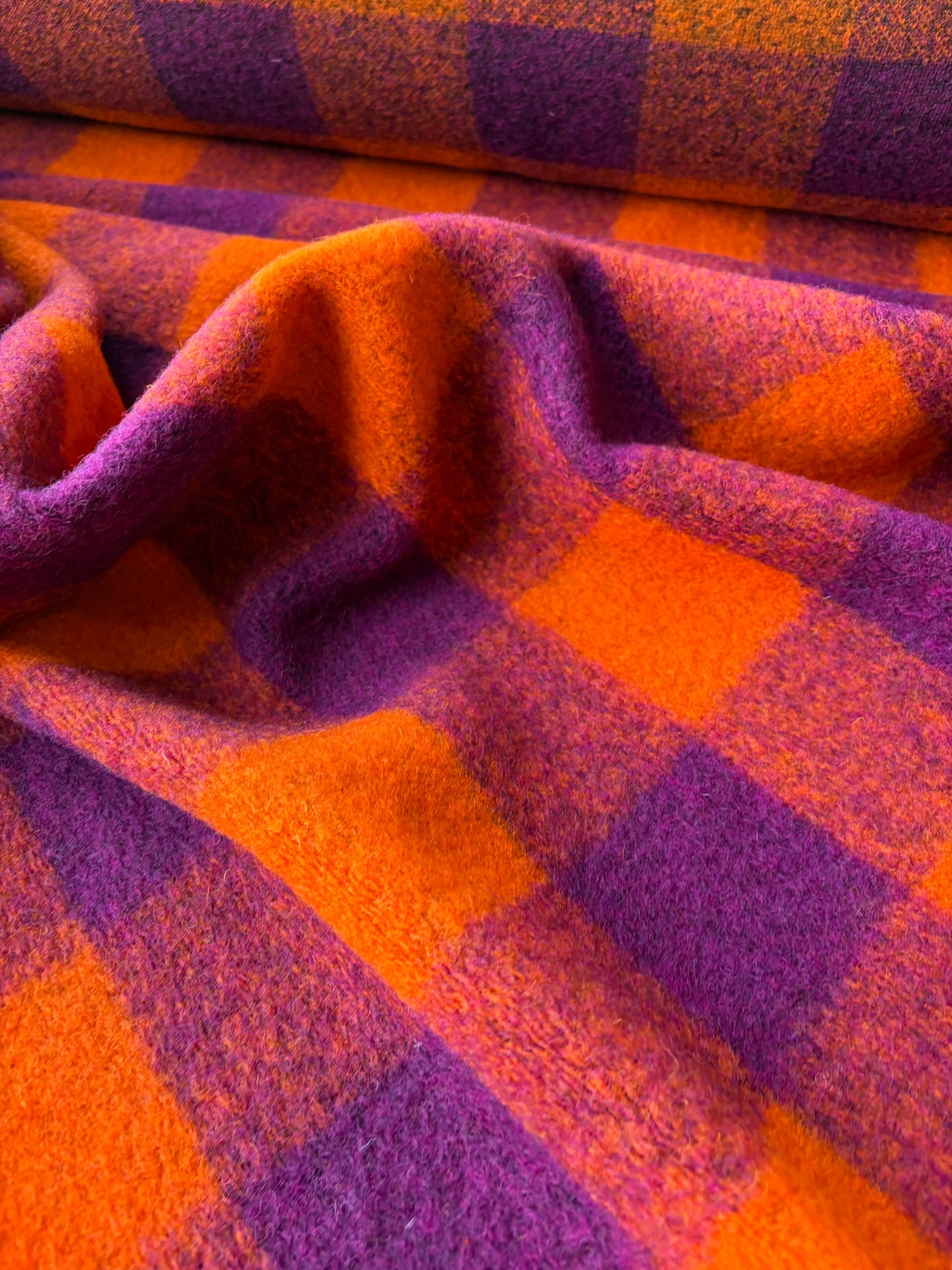 MOE 031 fuchsia/orange checkered heavy boiled wool