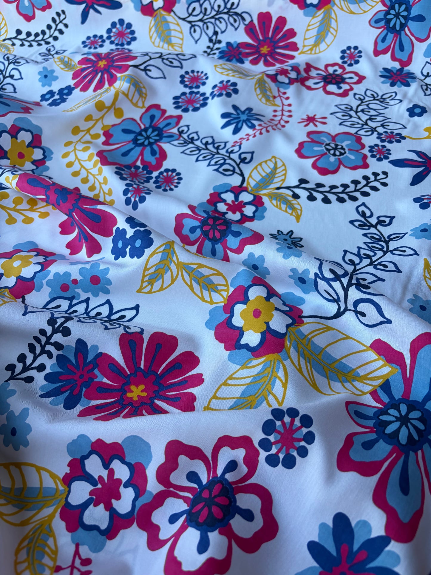 JOS 021 viscose satin bright flowerprint