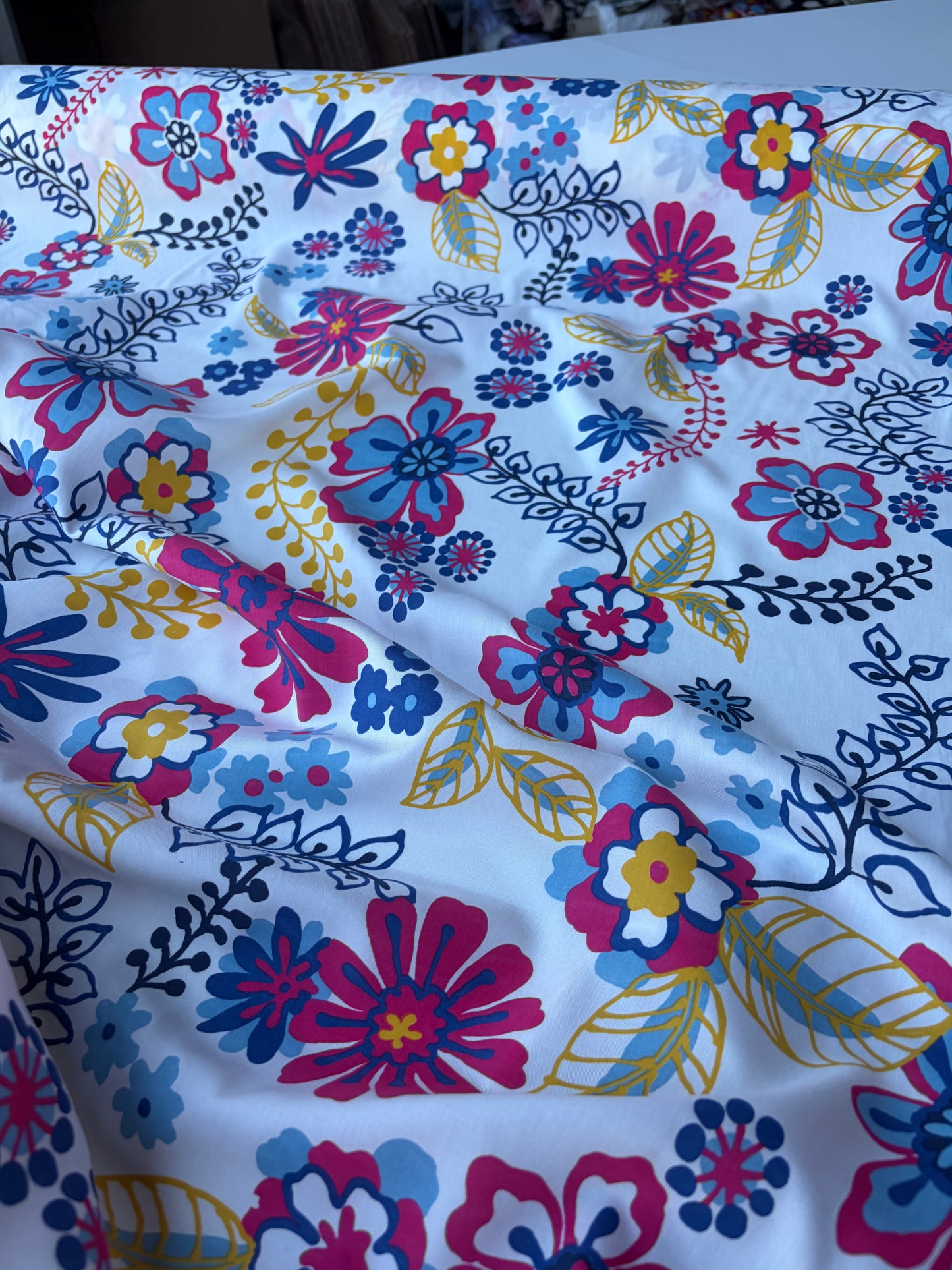 JOS 021 viscose satin bright flowerprint