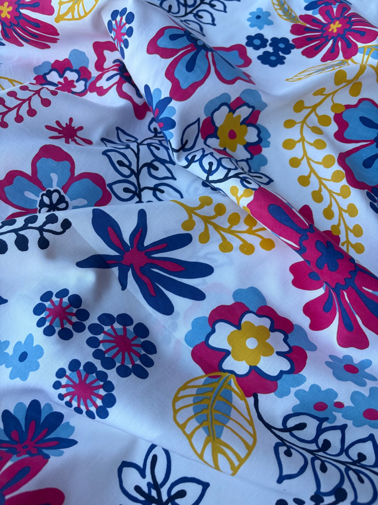 JOS 021 viscose satin bright flowerprint