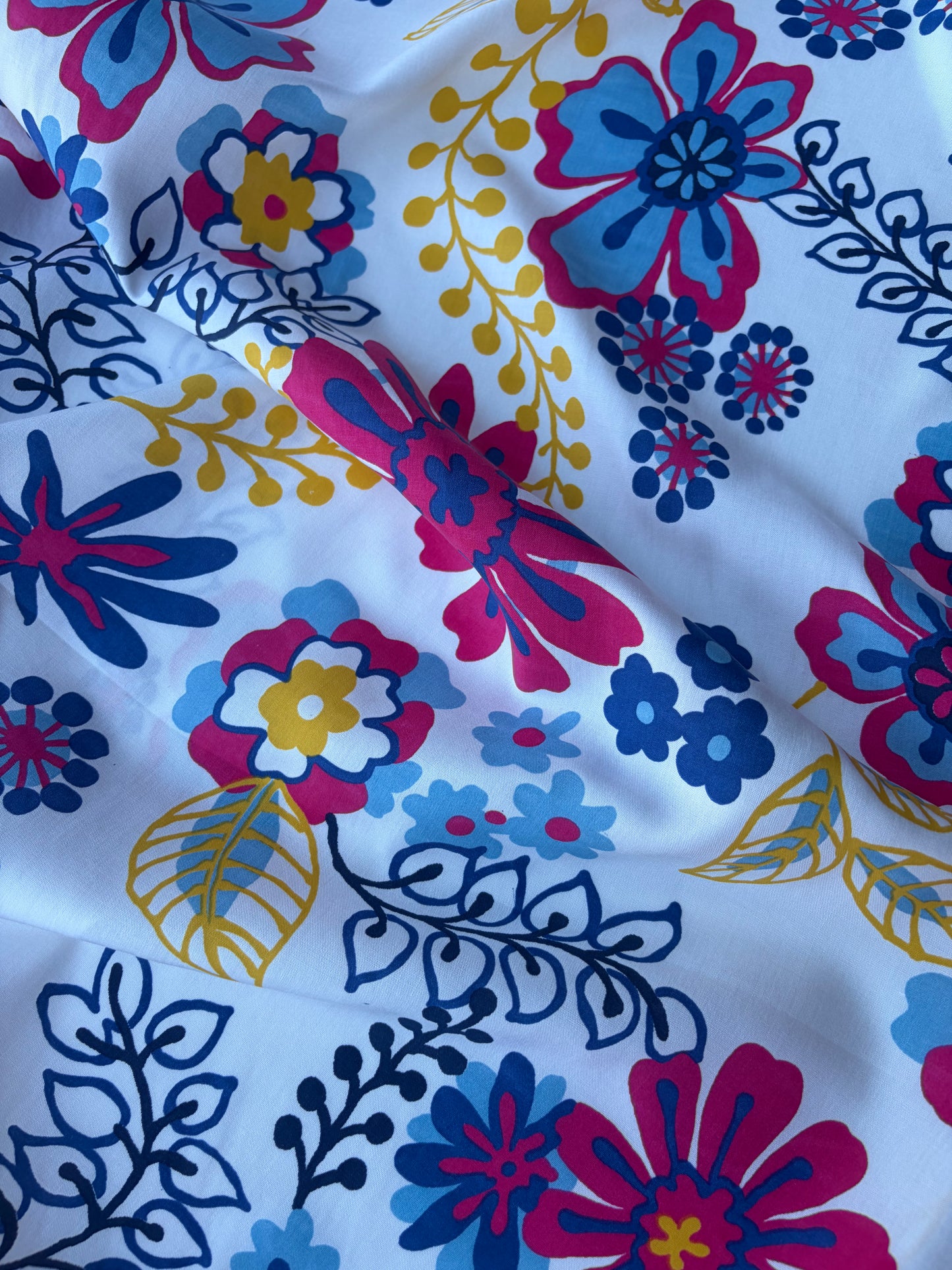 JOS 021 viscose satin bright flowerprint
