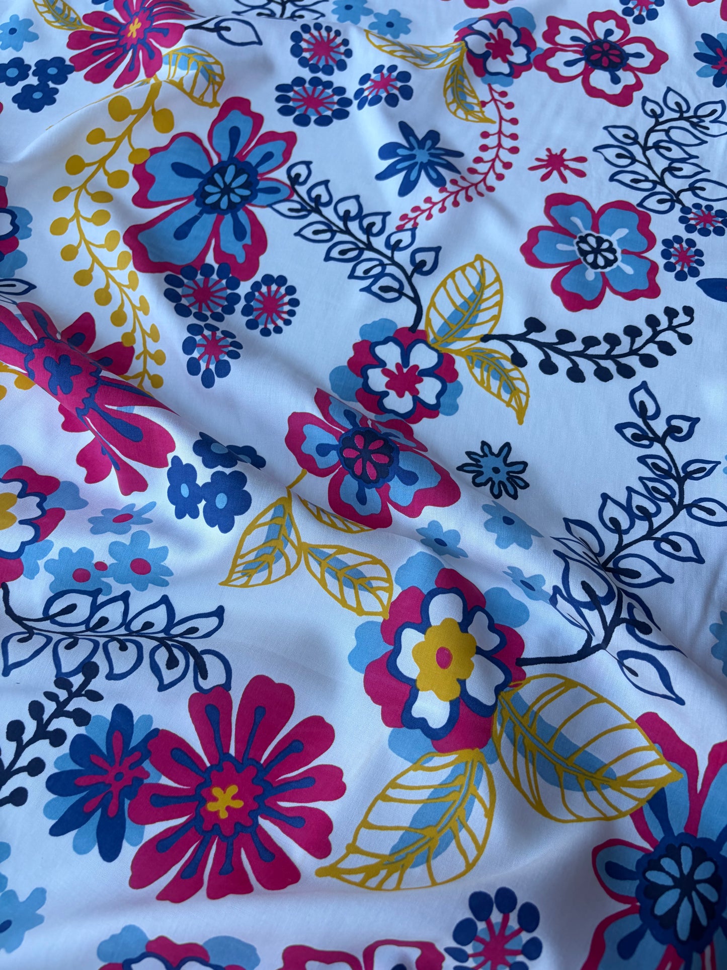 JOS 021 viscose satin bright flowerprint