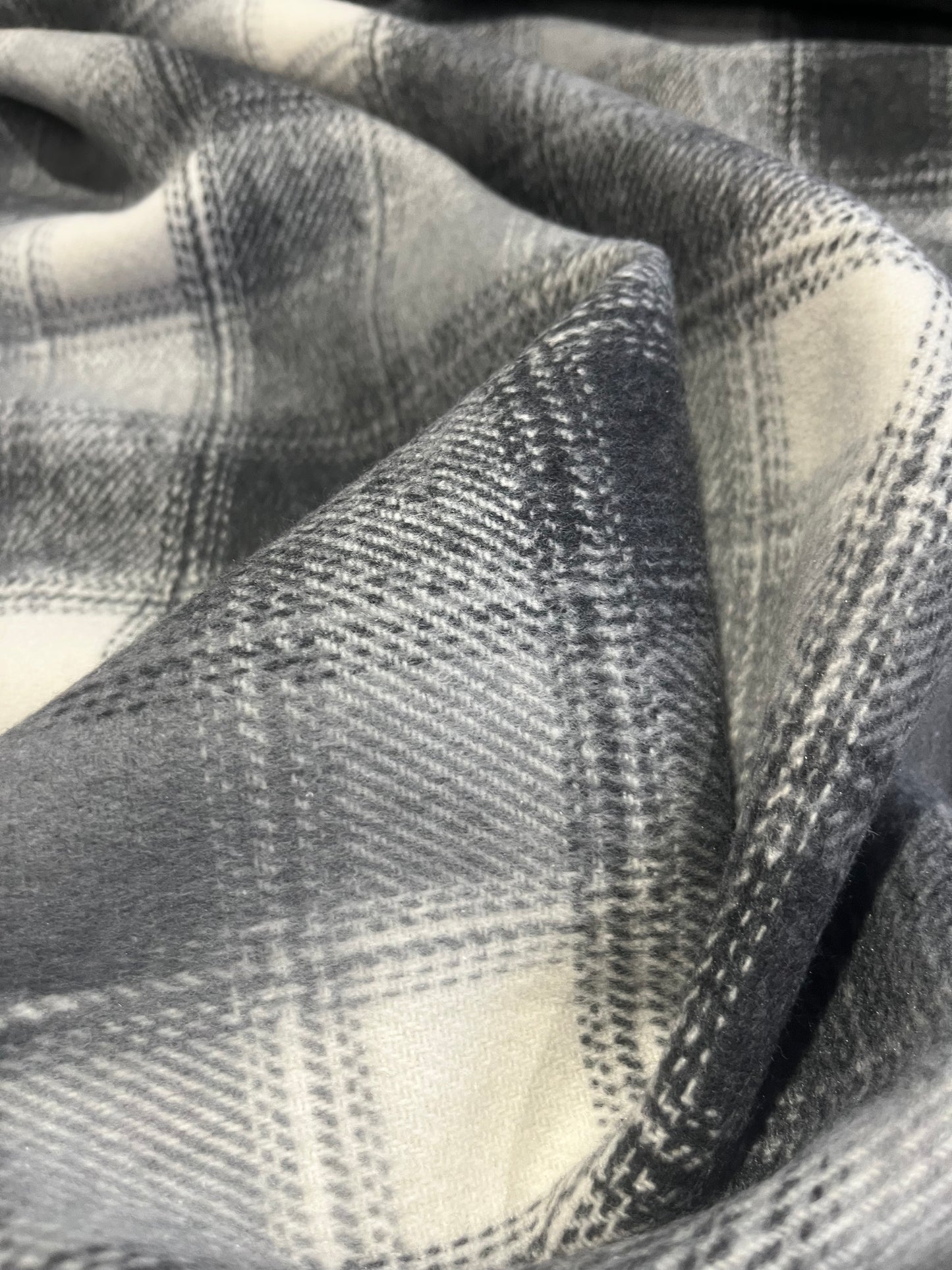 G00 Wooly 354 grey check