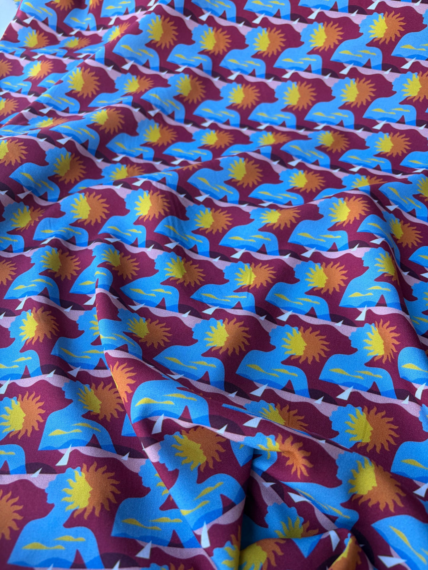 JOS 023 viscose print "faces"
