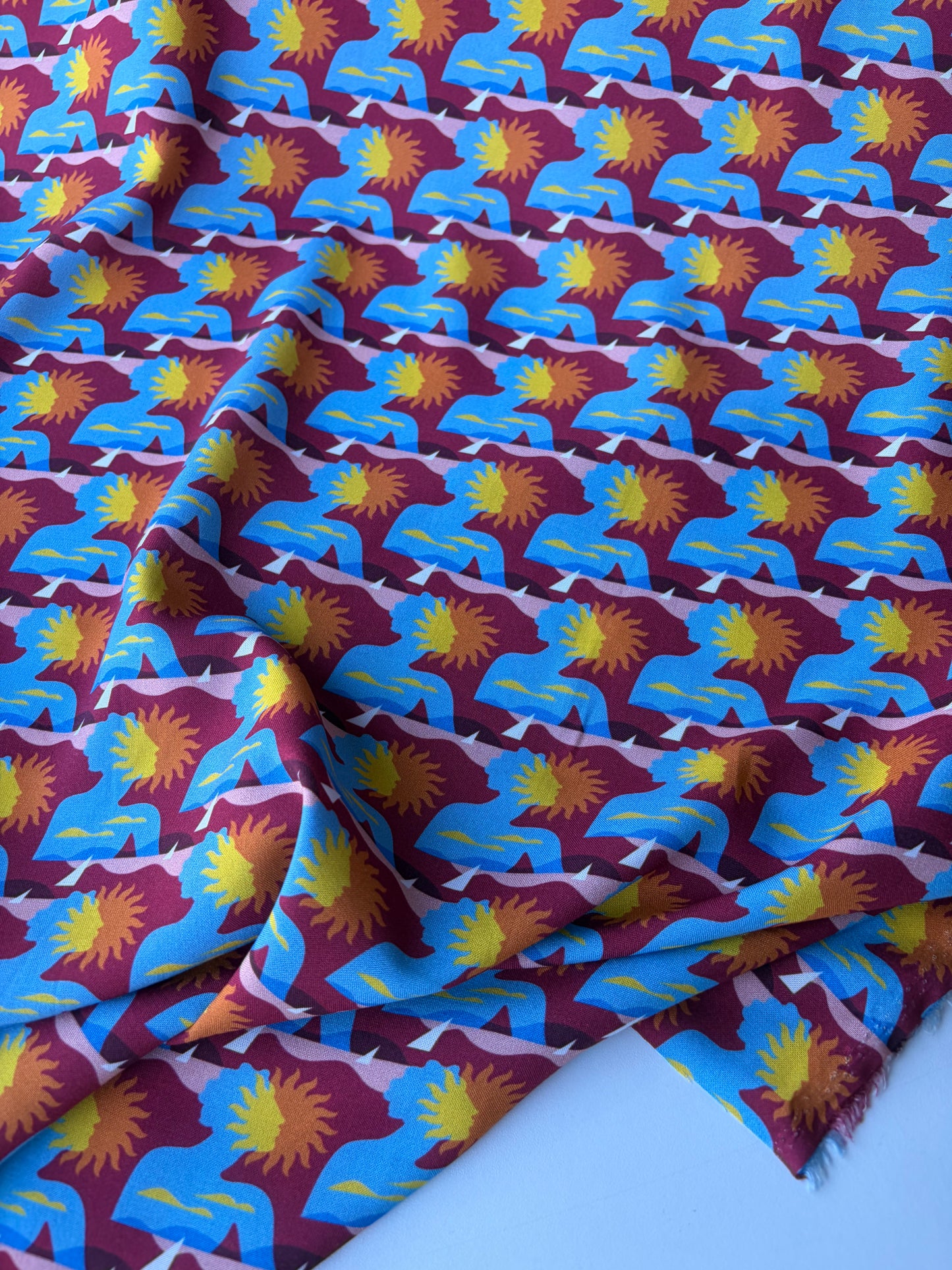 JOS 023 viscose print "faces"