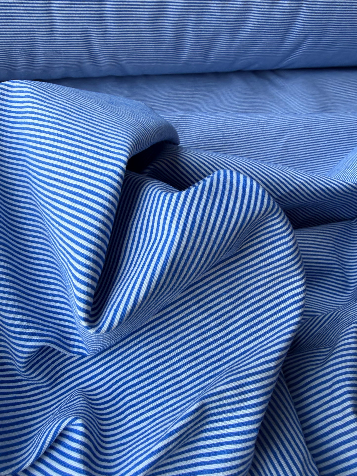 MOE 036 cobalt/white cotton pinstripe
