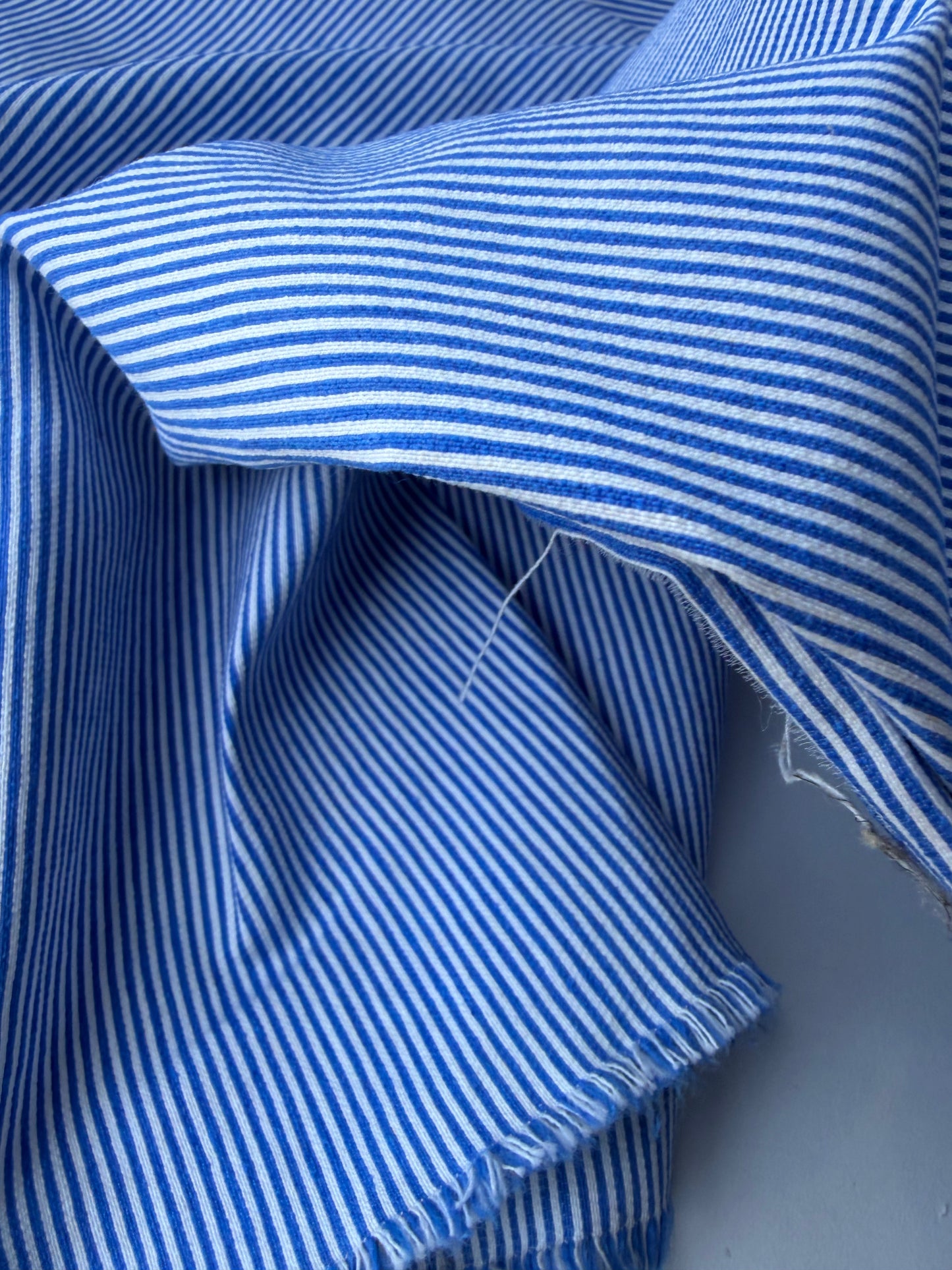 MOE 036 cobalt/white cotton pinstripe