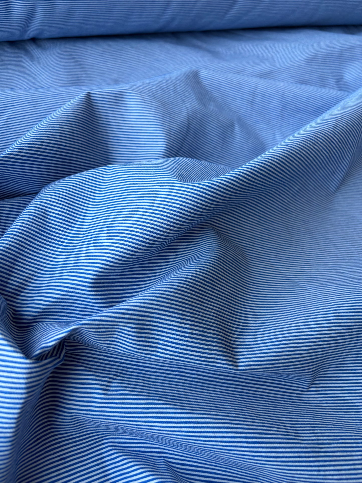 MOE 036 cobalt/white cotton pinstripe
