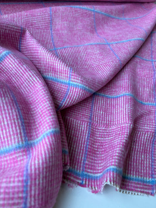 MOE 038 pink checkered heavy cotton tweed
