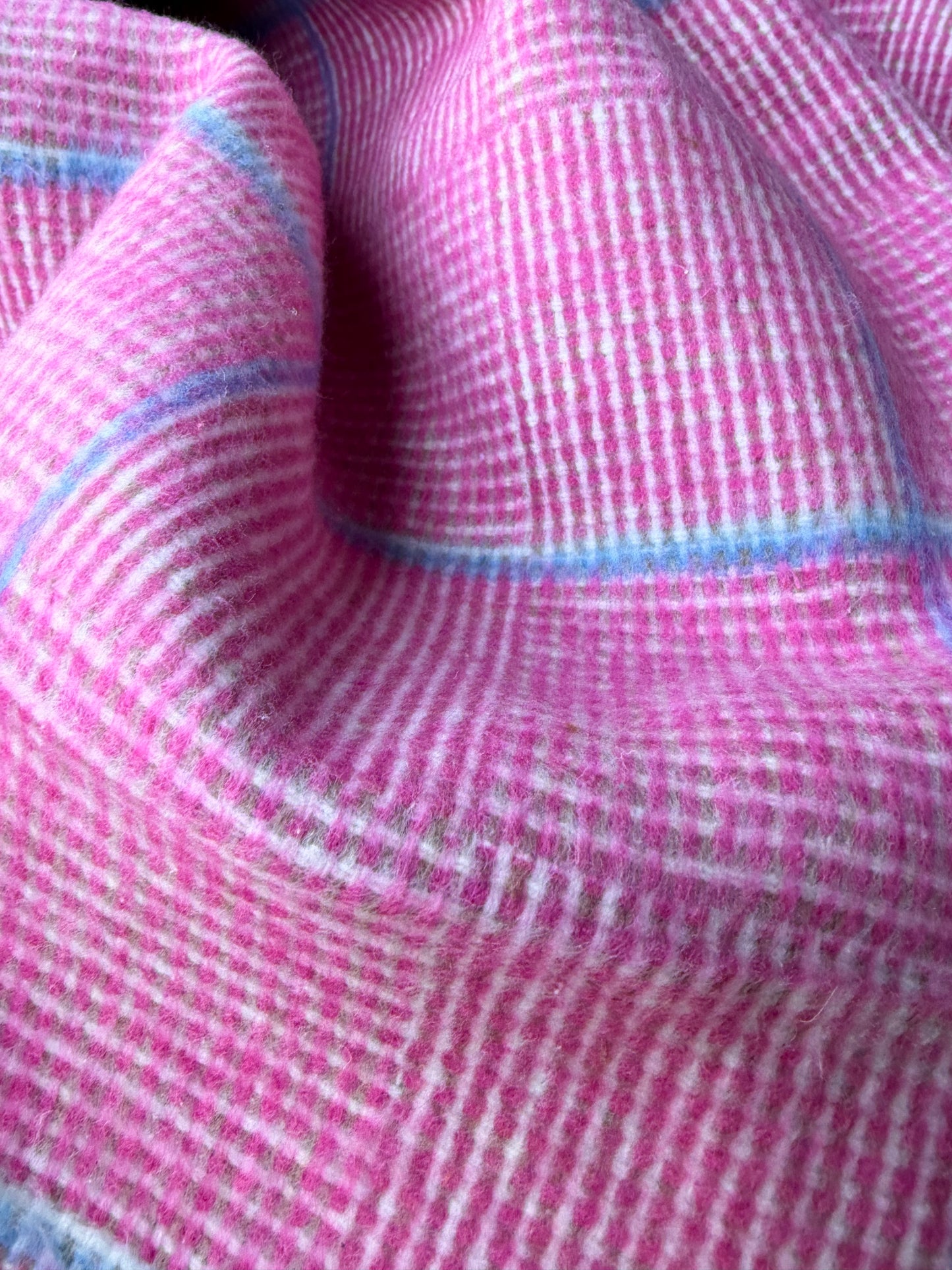 MOE 038 pink checkered heavy cotton tweed