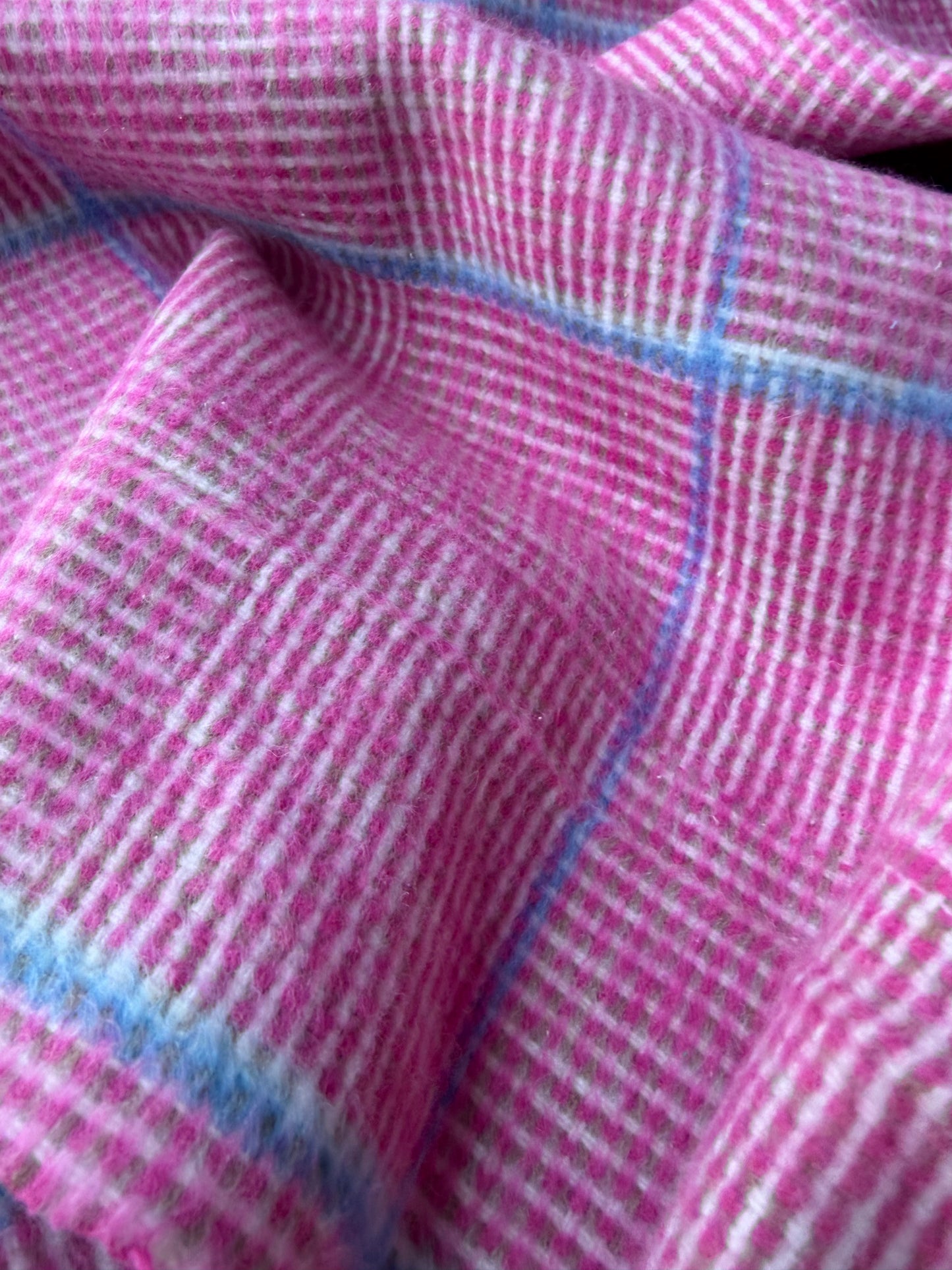 MOE 038 pink checkered heavy cotton tweed