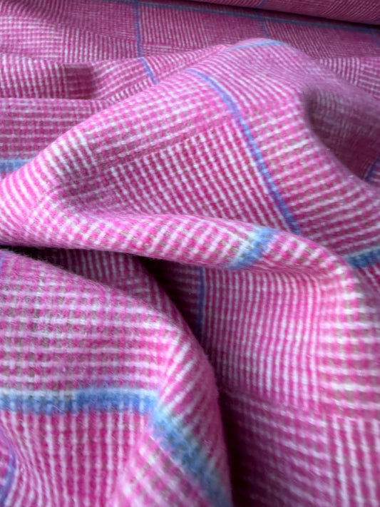 MOE 038 pink checkered heavy cotton tweed