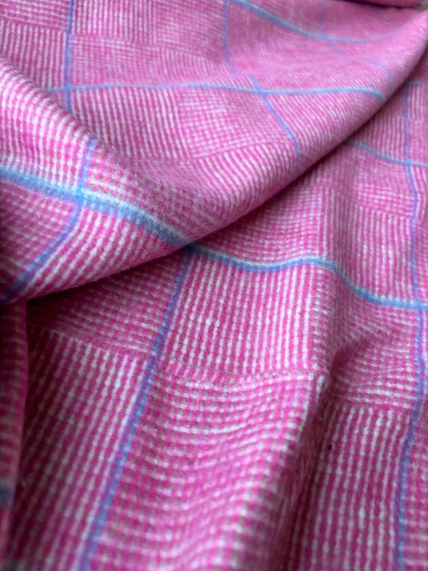 MOE 038 pink checkered heavy cotton tweed