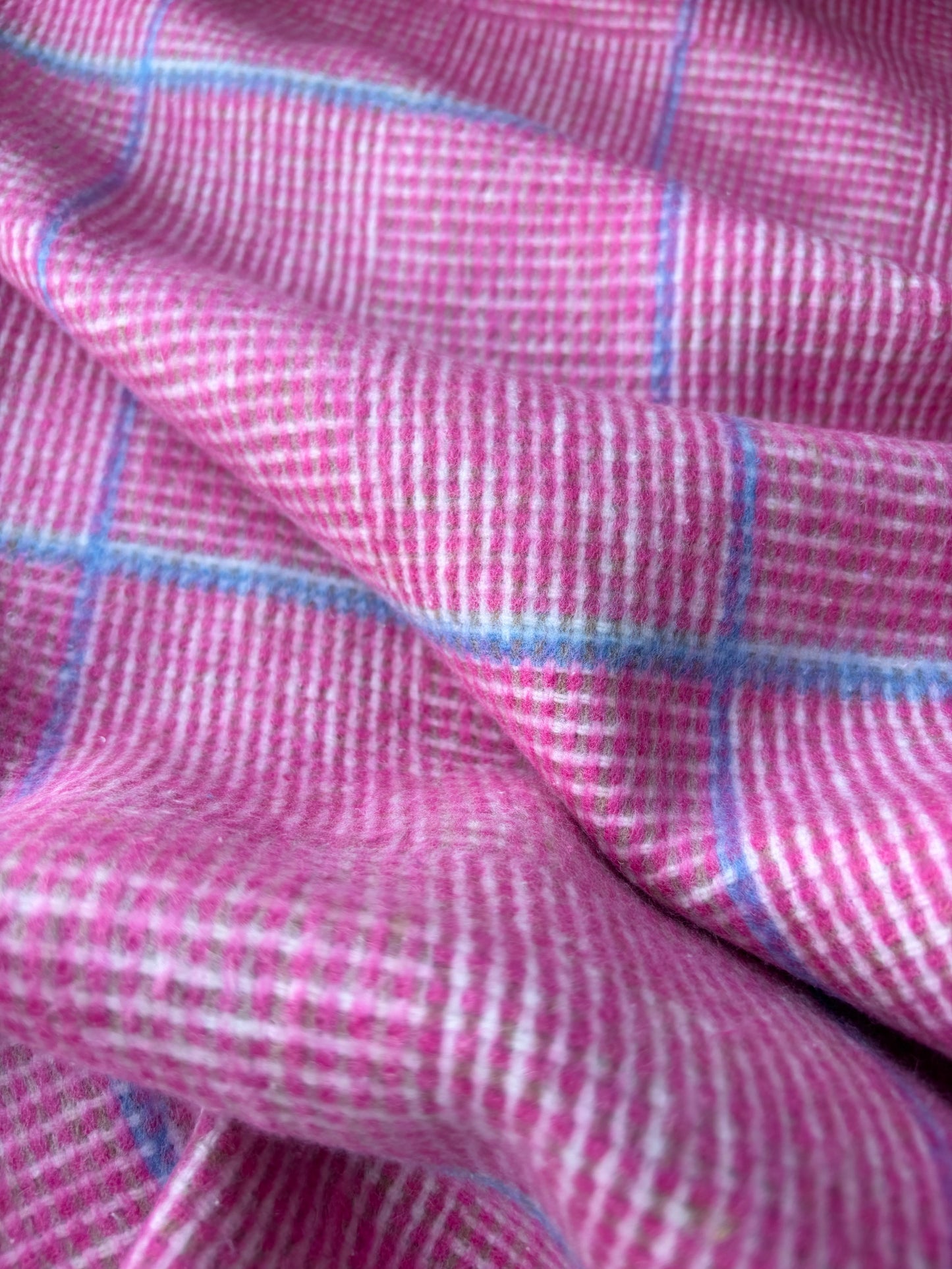 MOE 038 pink checkered heavy cotton tweed