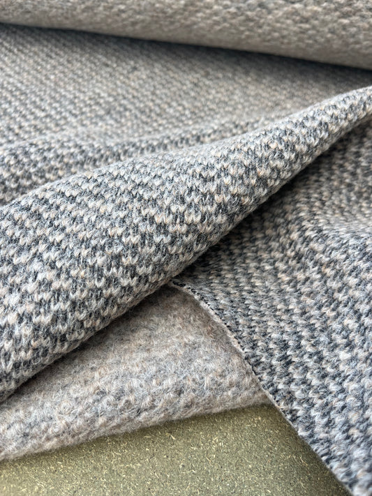 LC WOOLY 004 heavy boiled wool small design black/taupe
