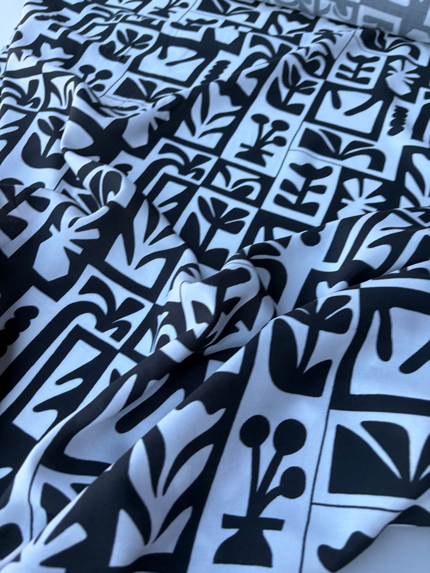 JOS 030 viscose print black/white