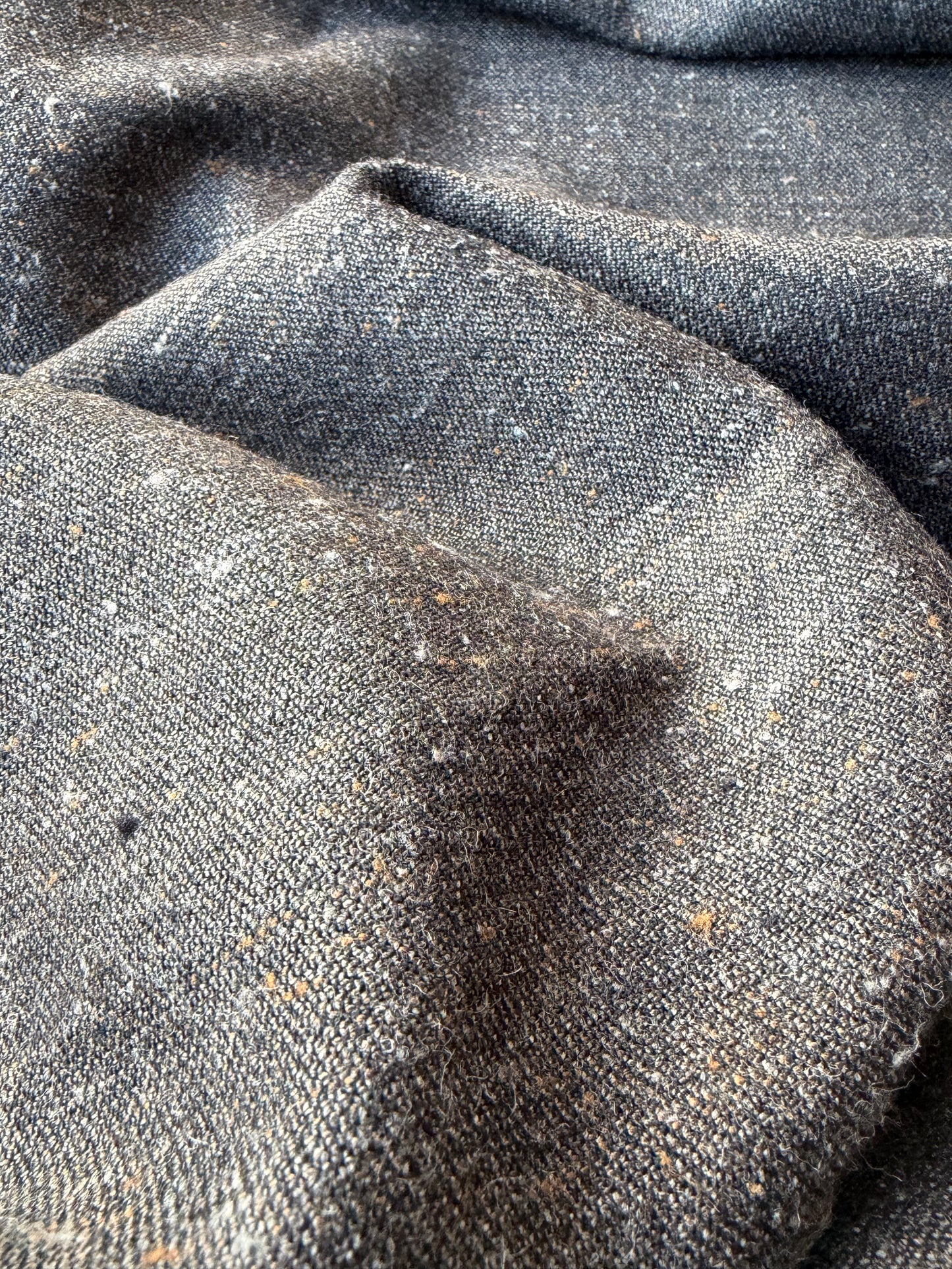 MOE 041 Brown donegal tweed