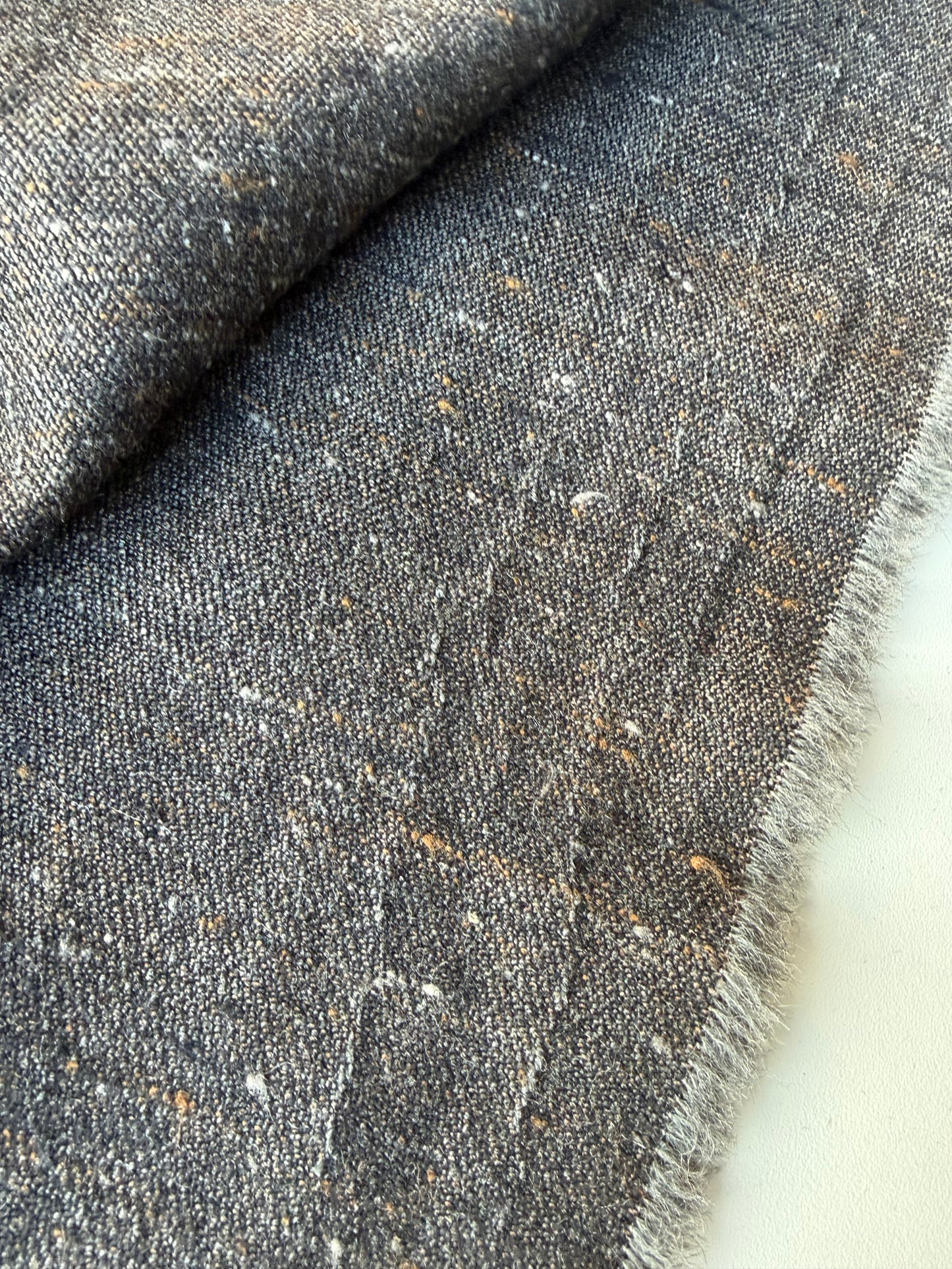 MOE 041 Brown donegal tweed