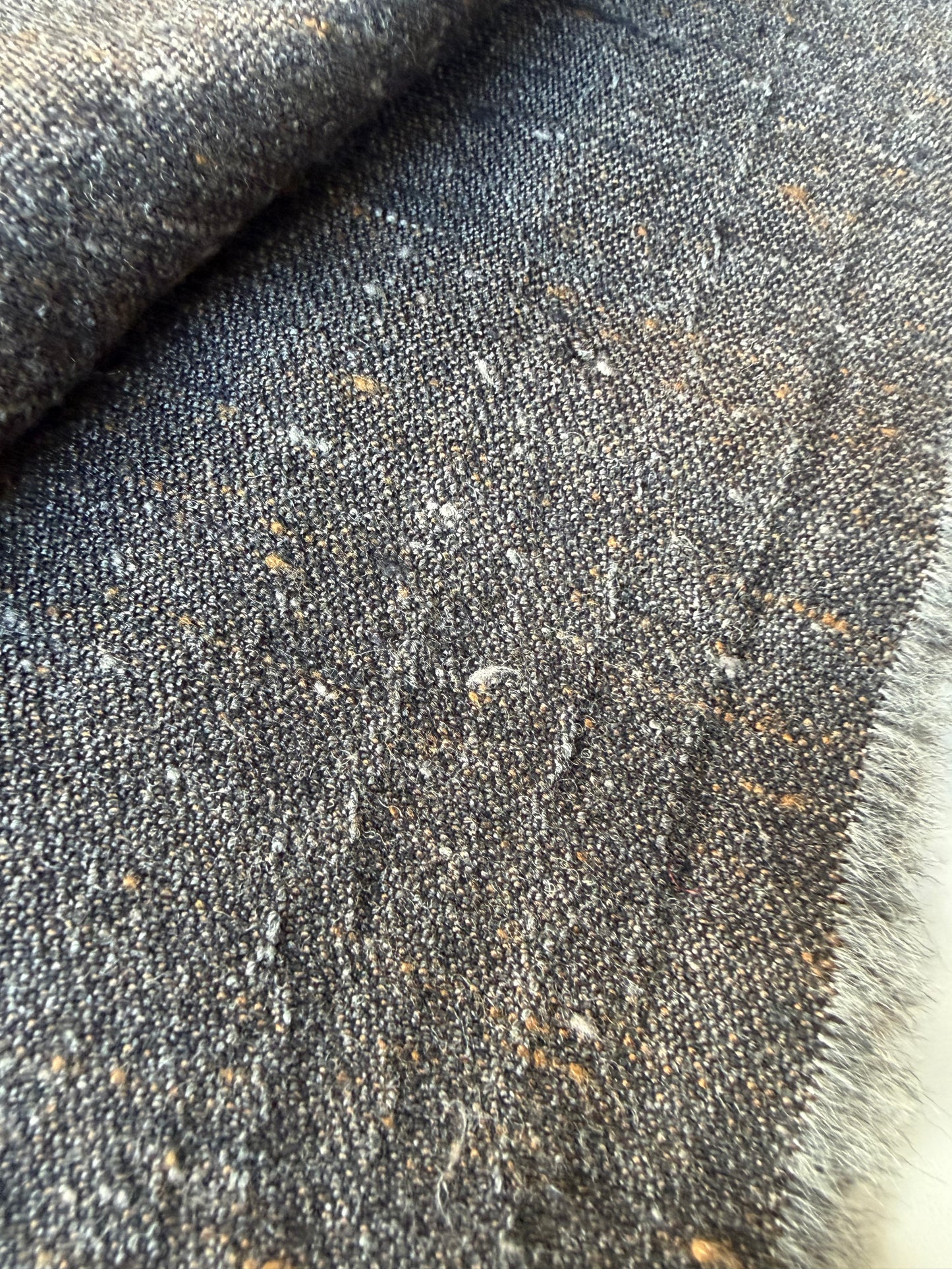 MOE 041 Brown donegal tweed