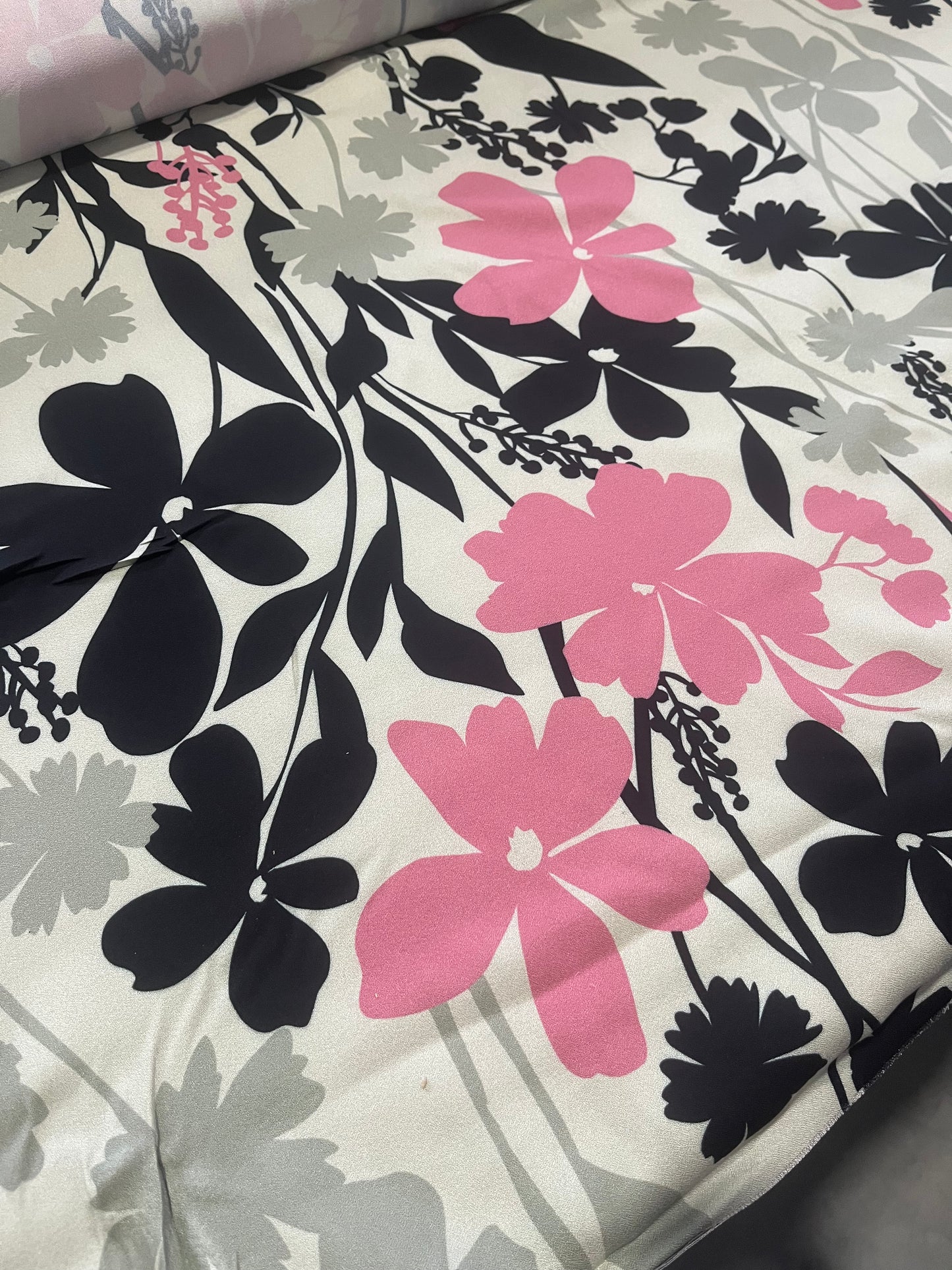 B01 CAN 1500 viscose crêpe flat flowers