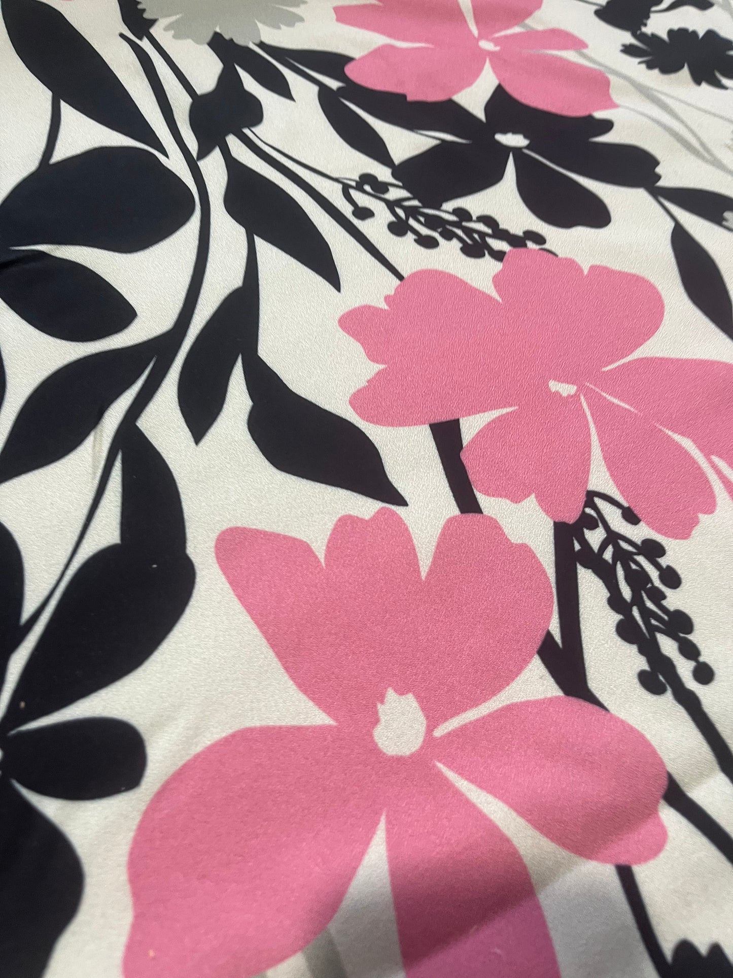 B01 CAN 1500 viscose crêpe flat flowers