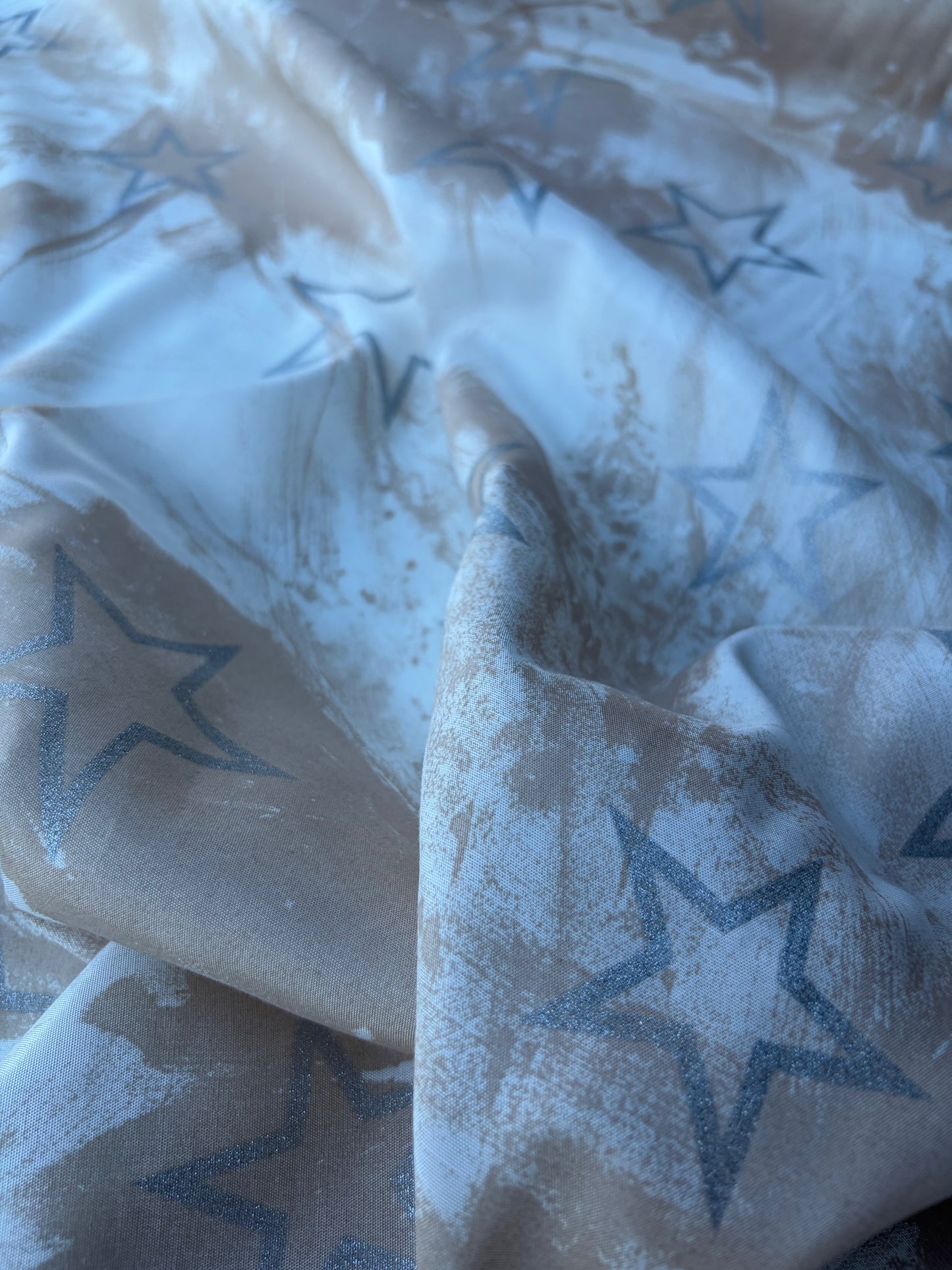 JOS 032 viscose print with silver stars