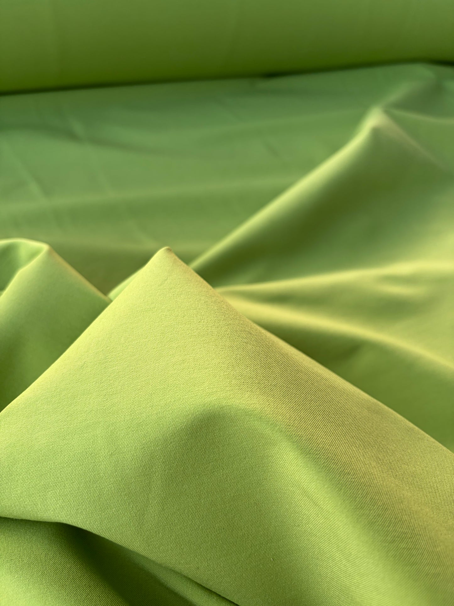 MOE 045 apple green bengaline fabric
