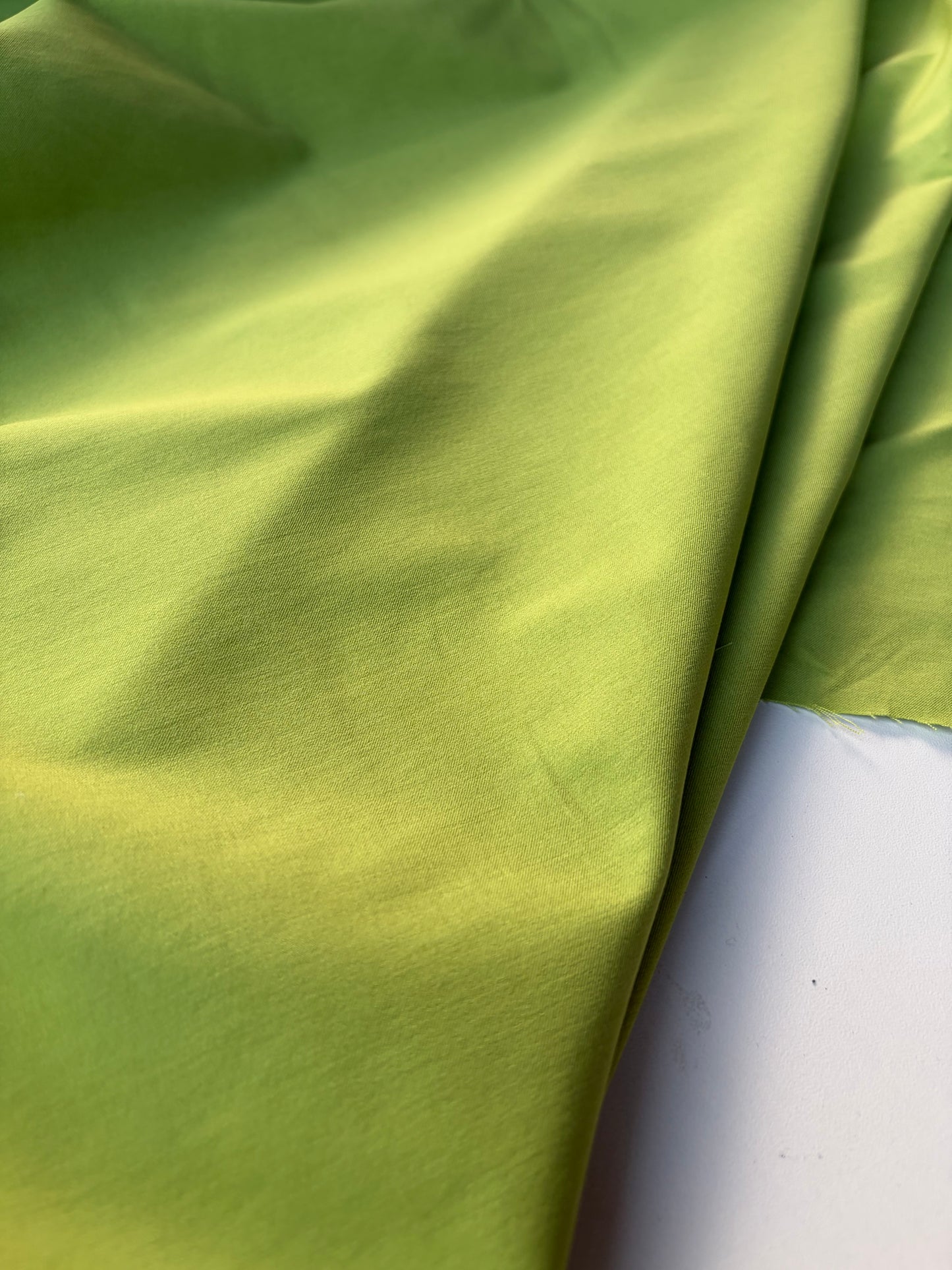 MOE 045 apple green bengaline fabric