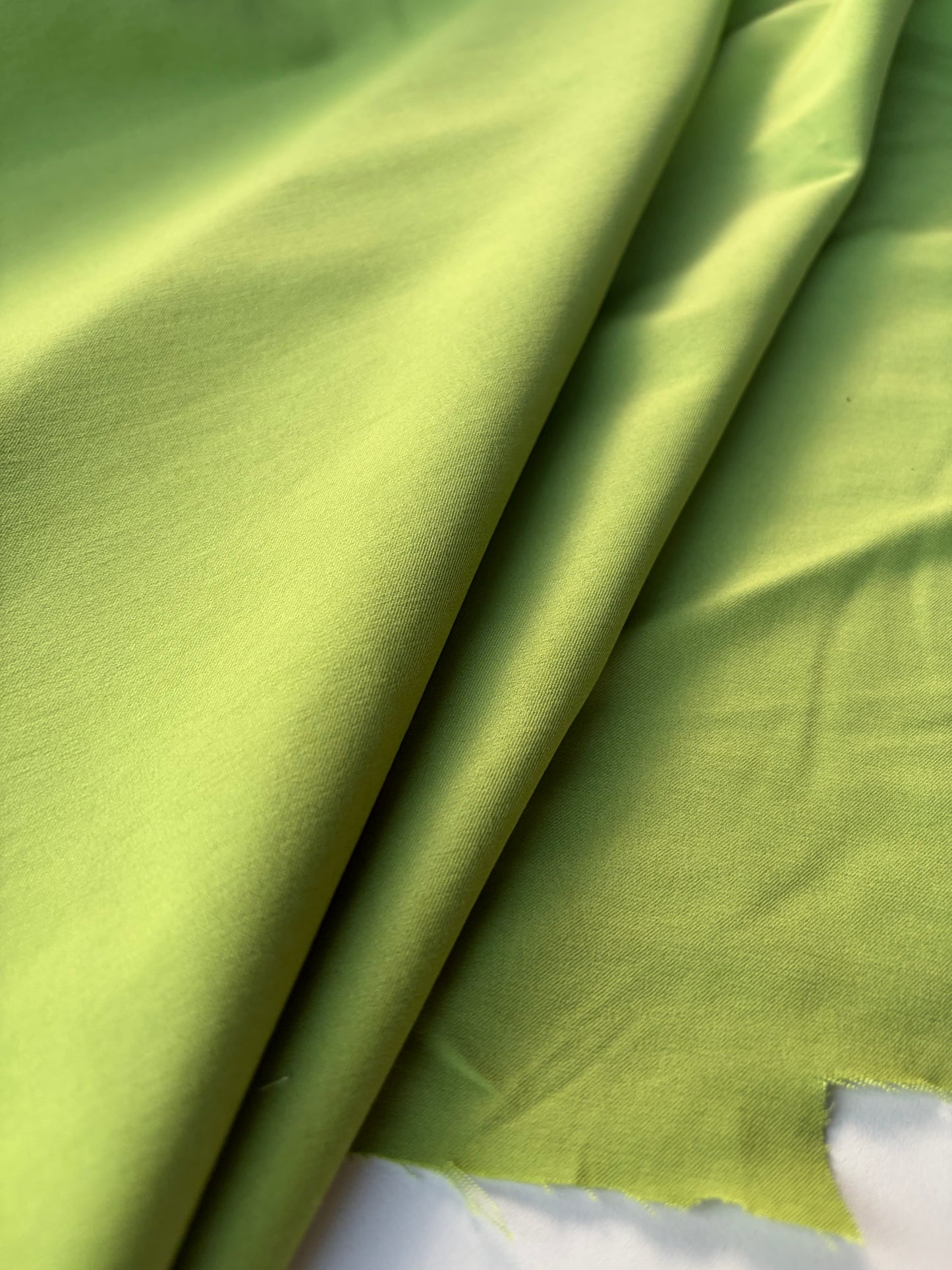MOE 045 apple green bengaline fabric