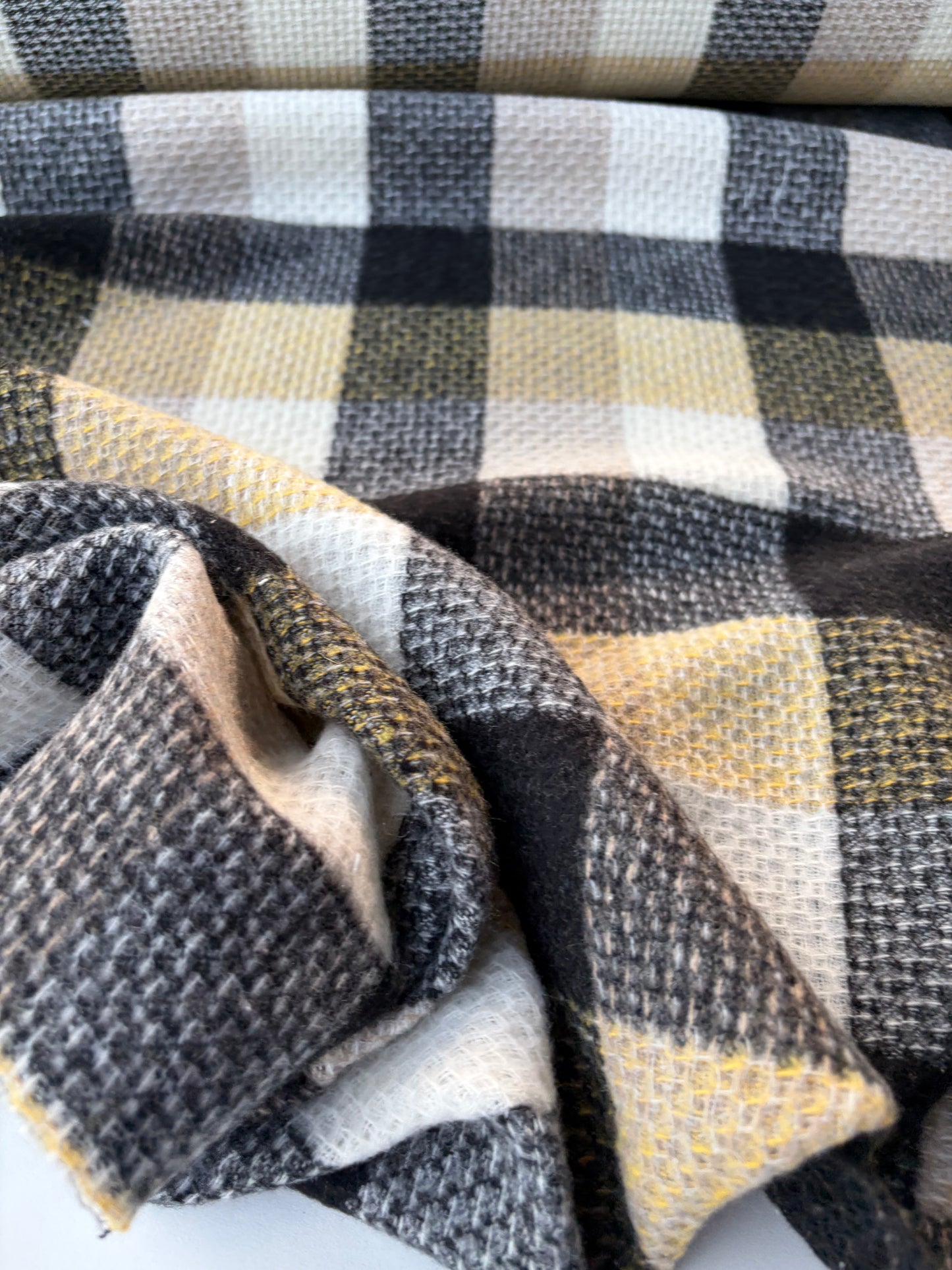 MOE 052 sand/yellow/black checkered heavy cotton
