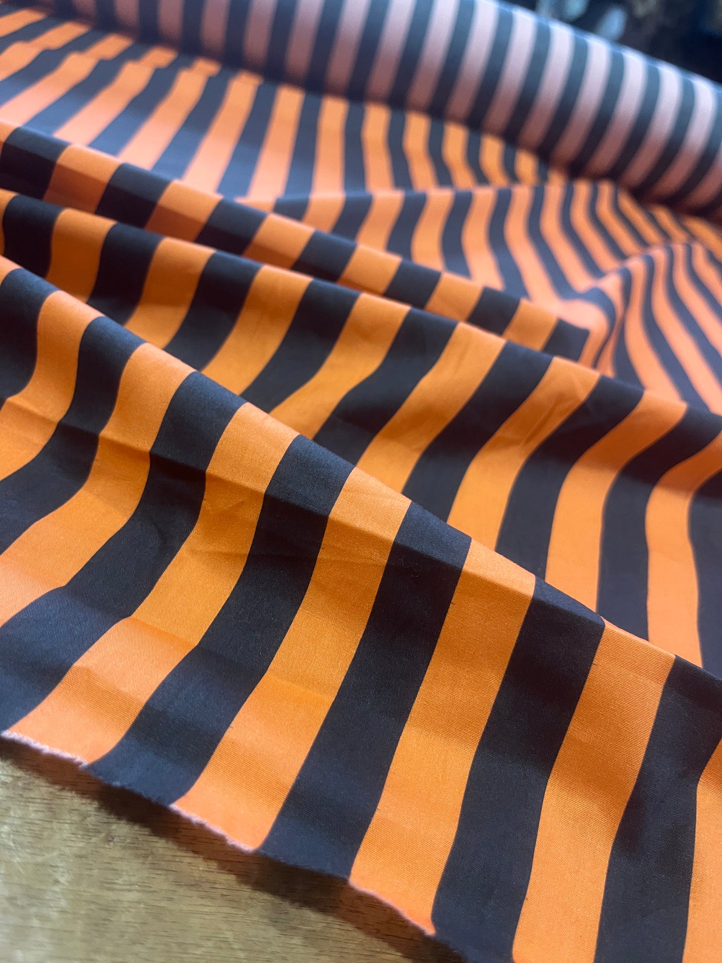 D02 CAN 1565 poplin with black/orange stripes