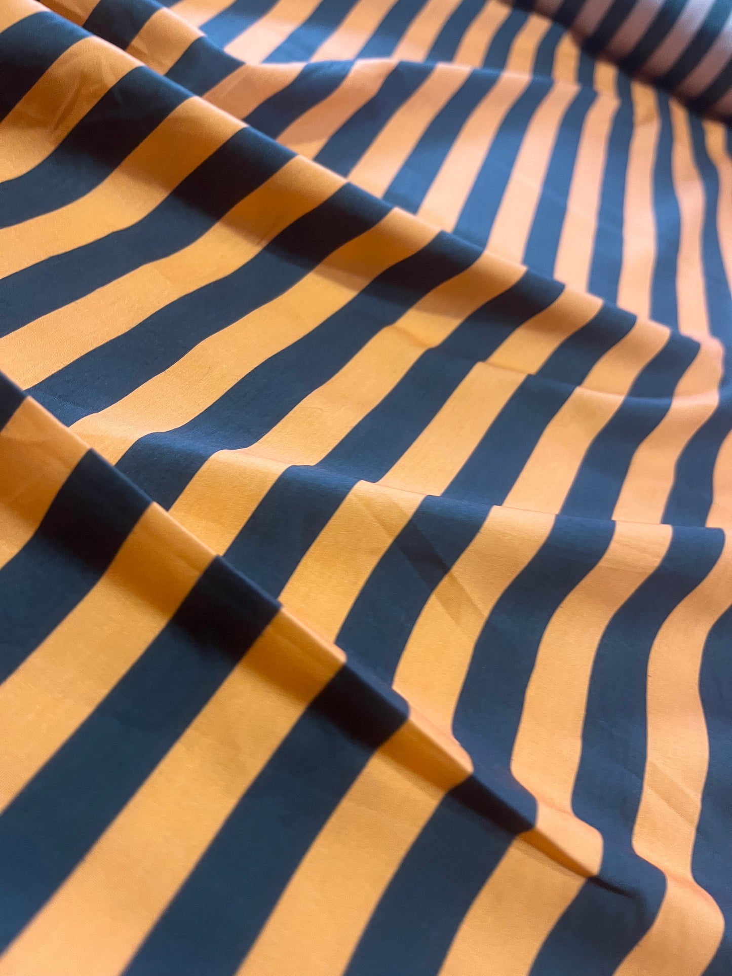 D02 CAN 1565 poplin with black/orange stripes