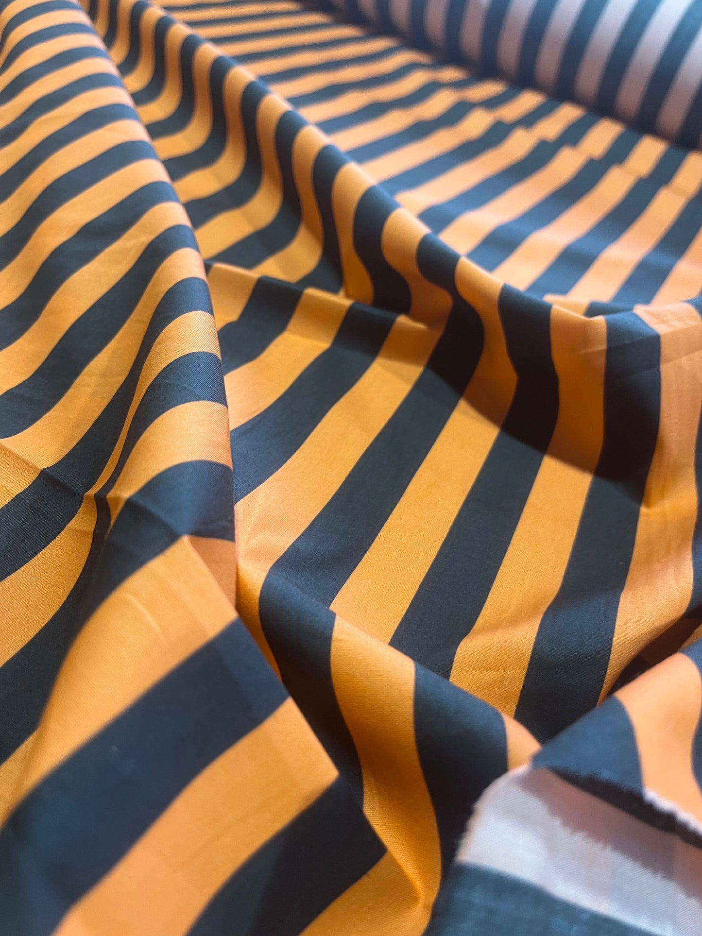 D02 CAN 1565 poplin with black/orange stripes